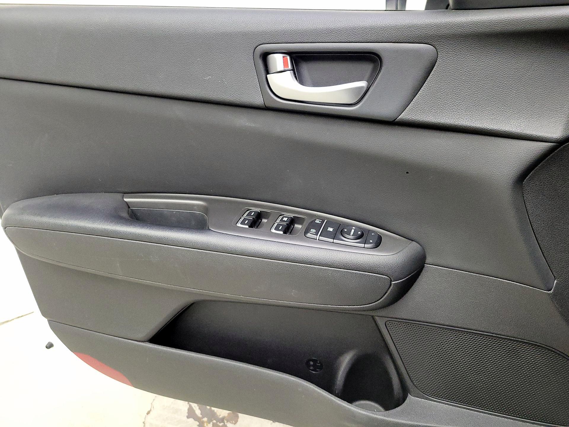 Thumbnail: 2018 Kia Optima - 12