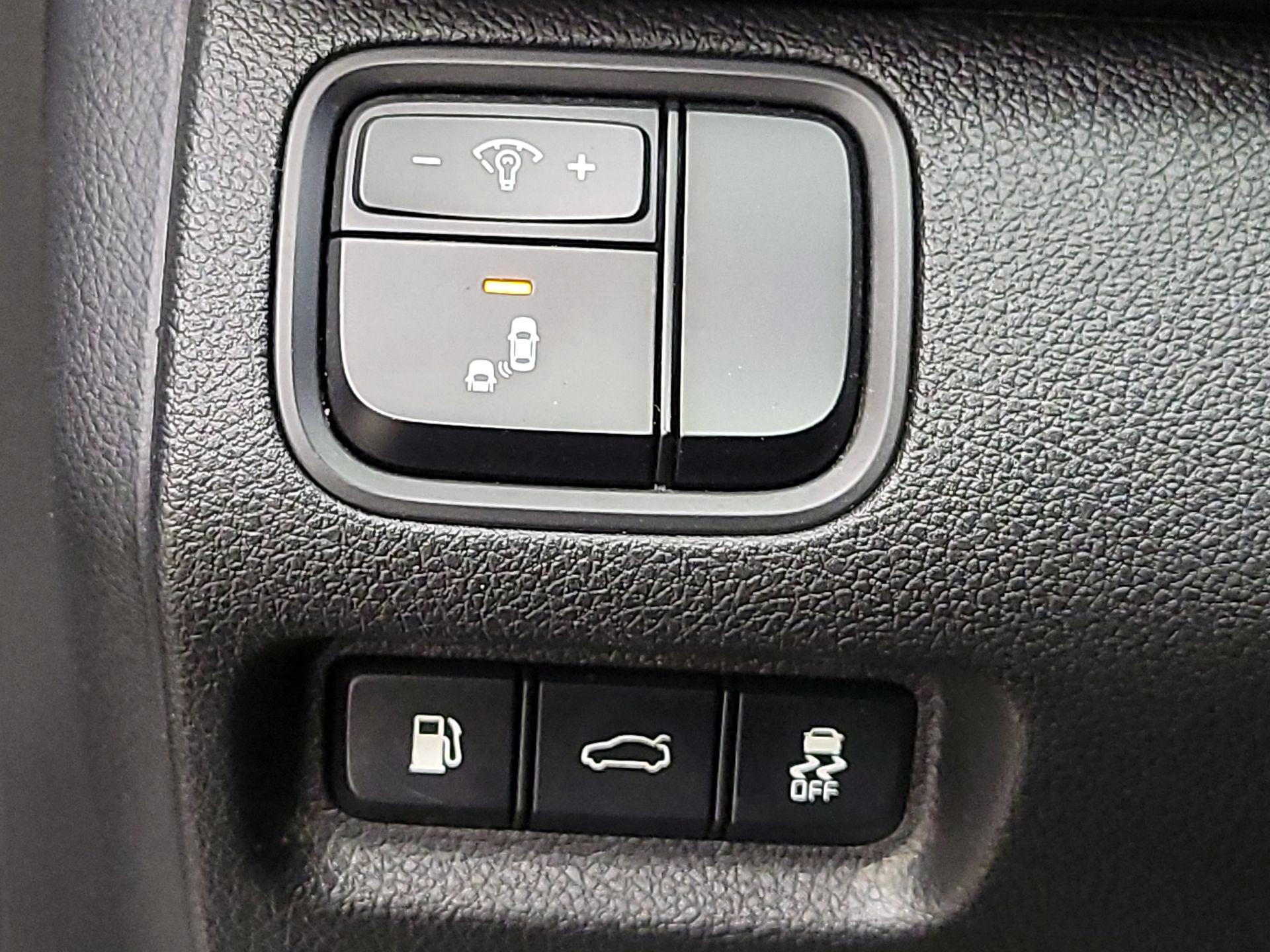 Thumbnail: 2018 Kia Optima - 13