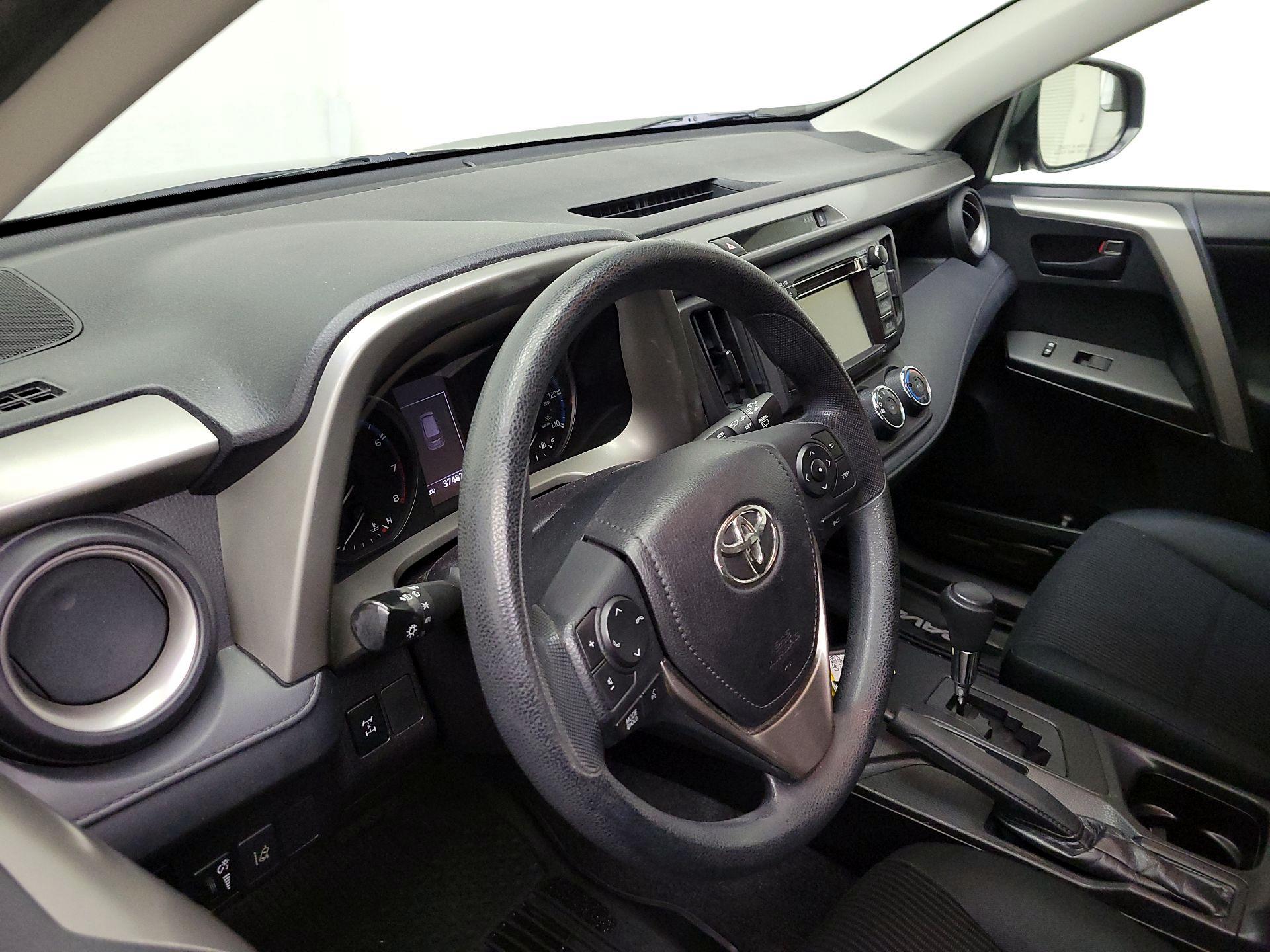 Thumbnail: 2017 Toyota RAV4 - 9