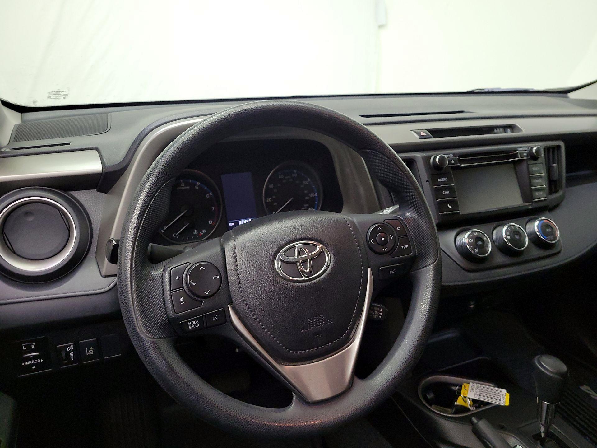 Thumbnail: 2017 Toyota RAV4 - 10