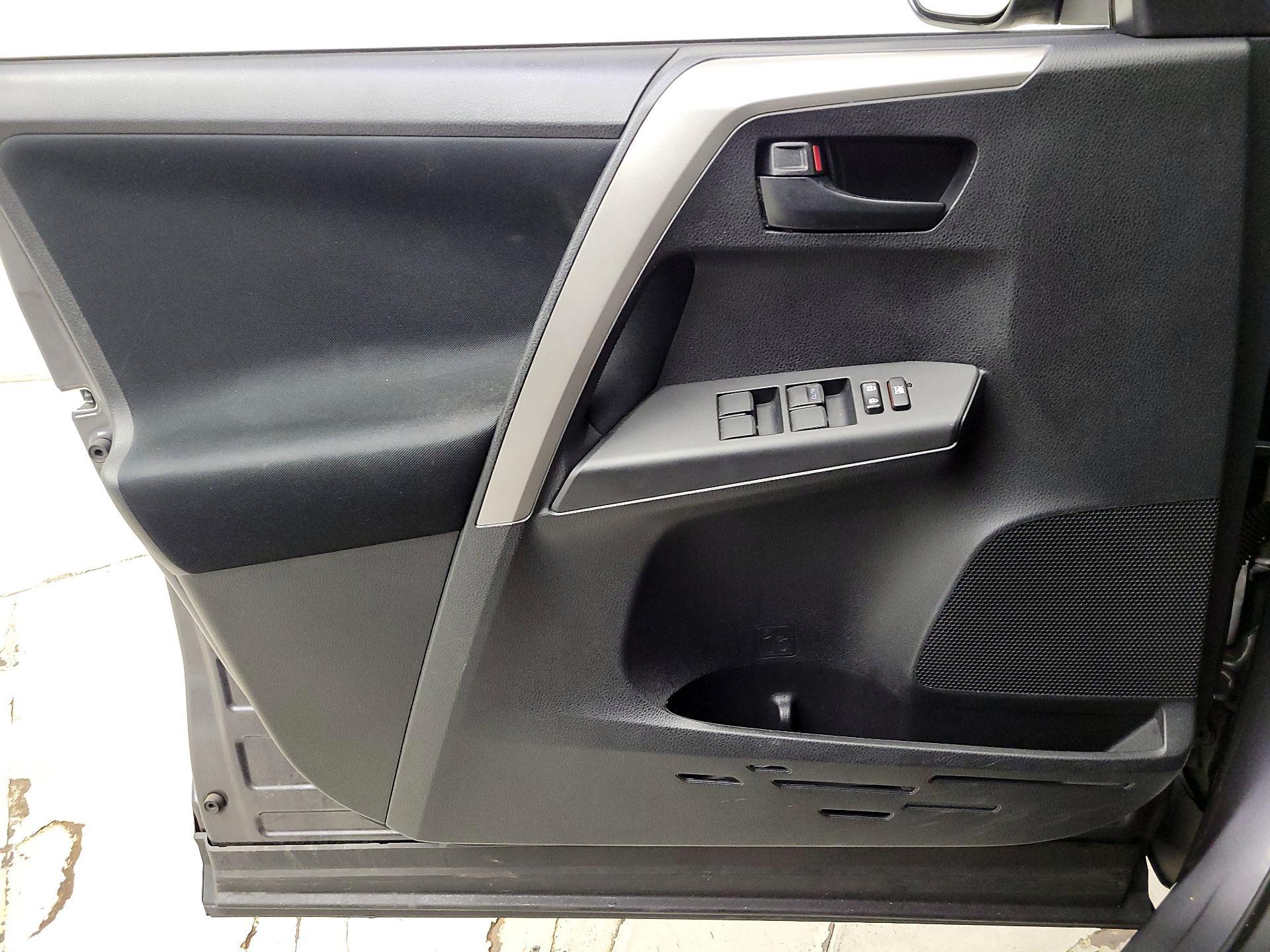 Thumbnail: 2017 Toyota RAV4 - 12