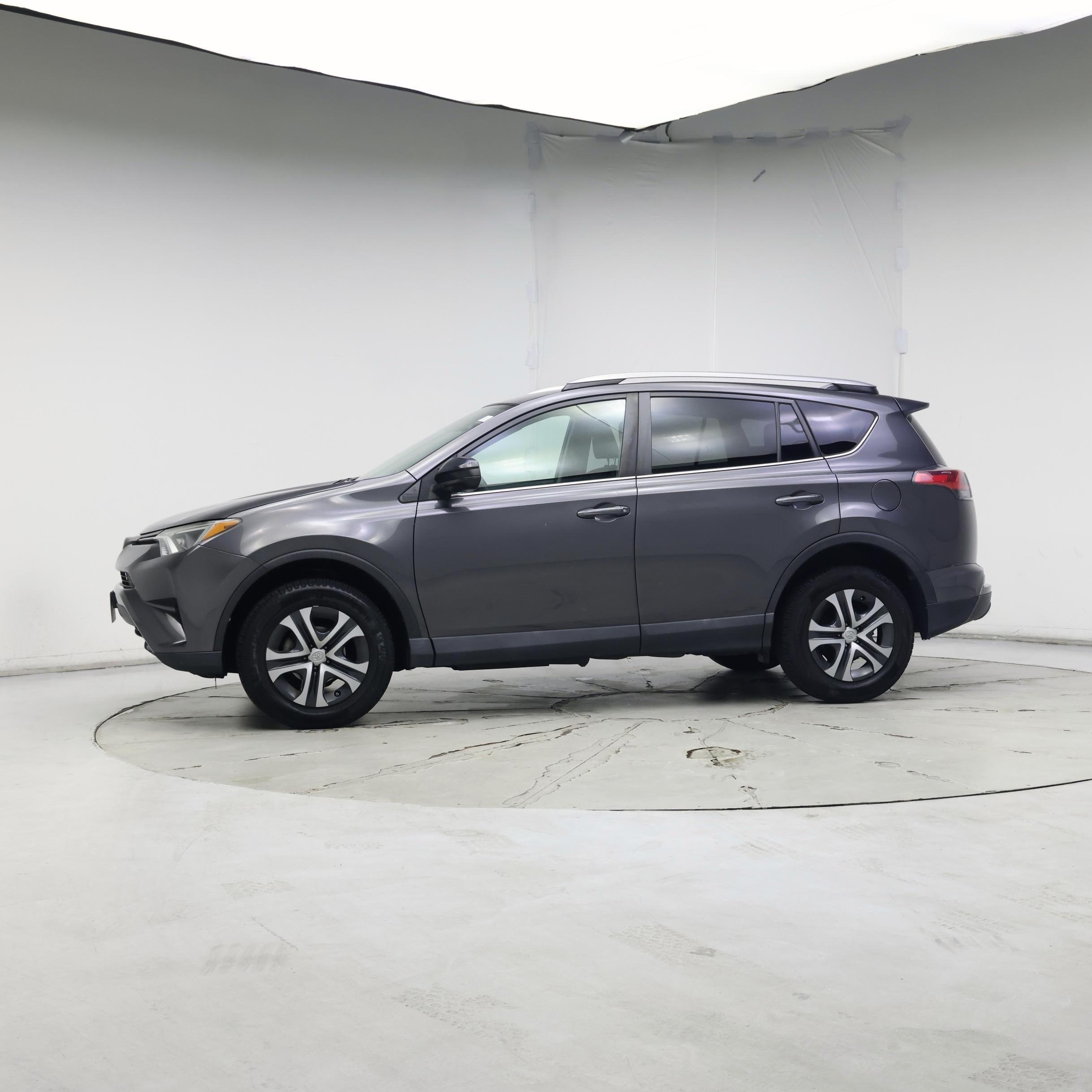 Thumbnail: 2017 Toyota RAV4 - 3