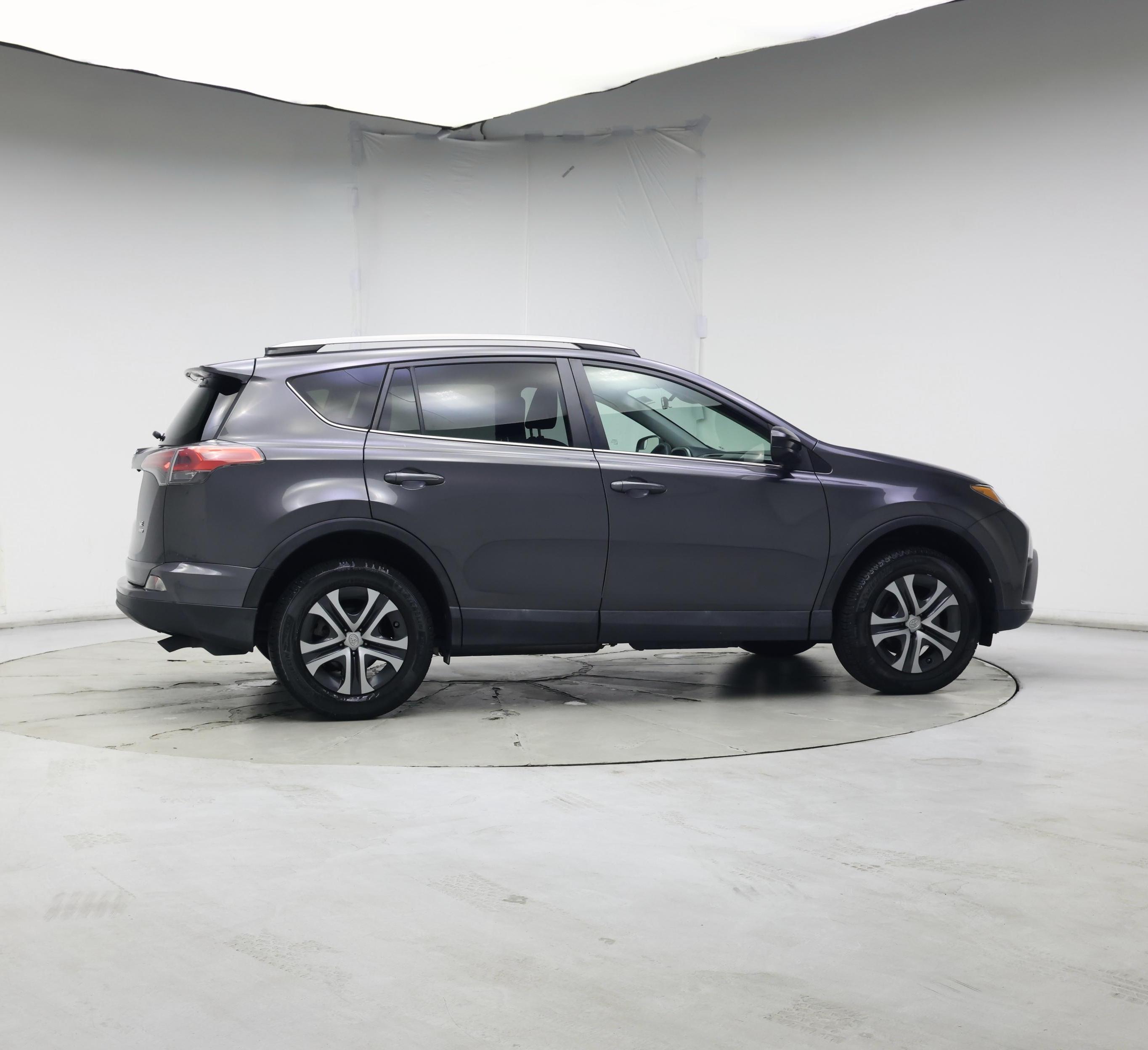 Thumbnail: 2017 Toyota RAV4 - 7