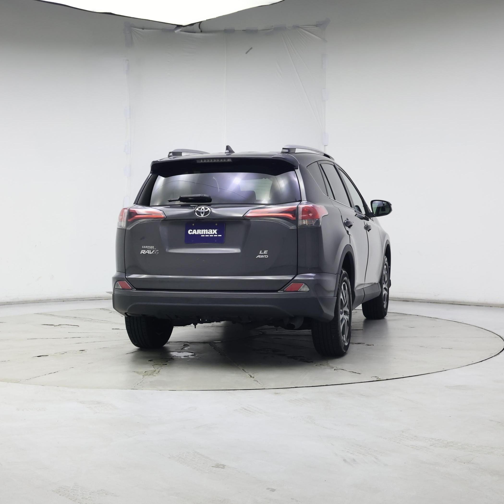 Thumbnail: 2017 Toyota RAV4 - 8