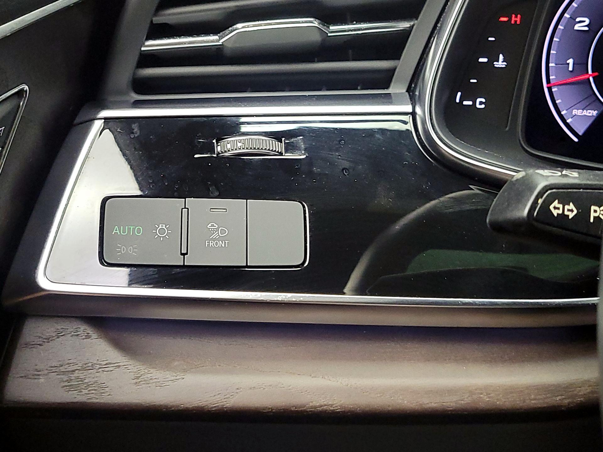 Thumbnail: 2019 Audi Q8 - 13