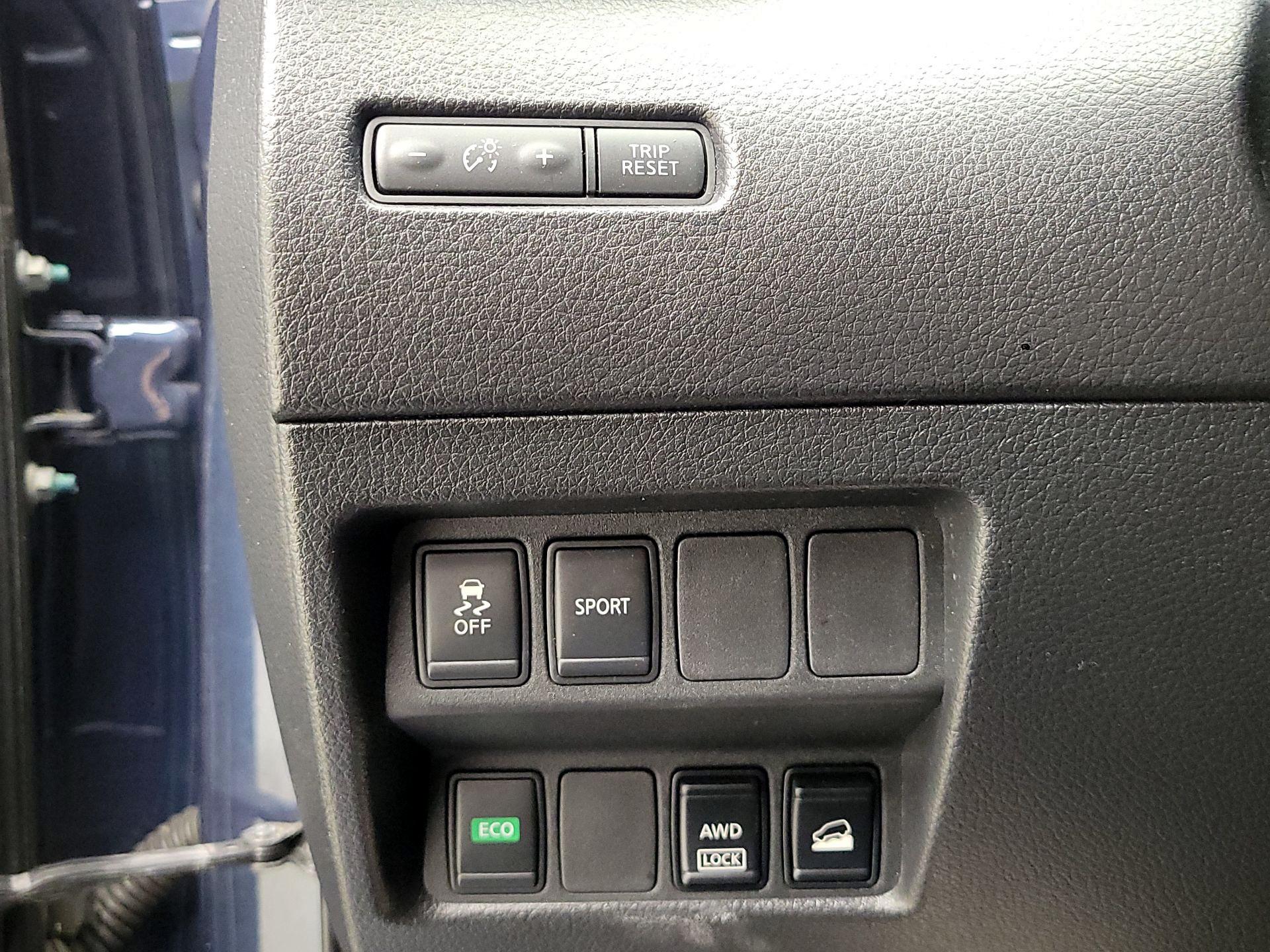 Thumbnail: 2016 Nissan Rogue - 13