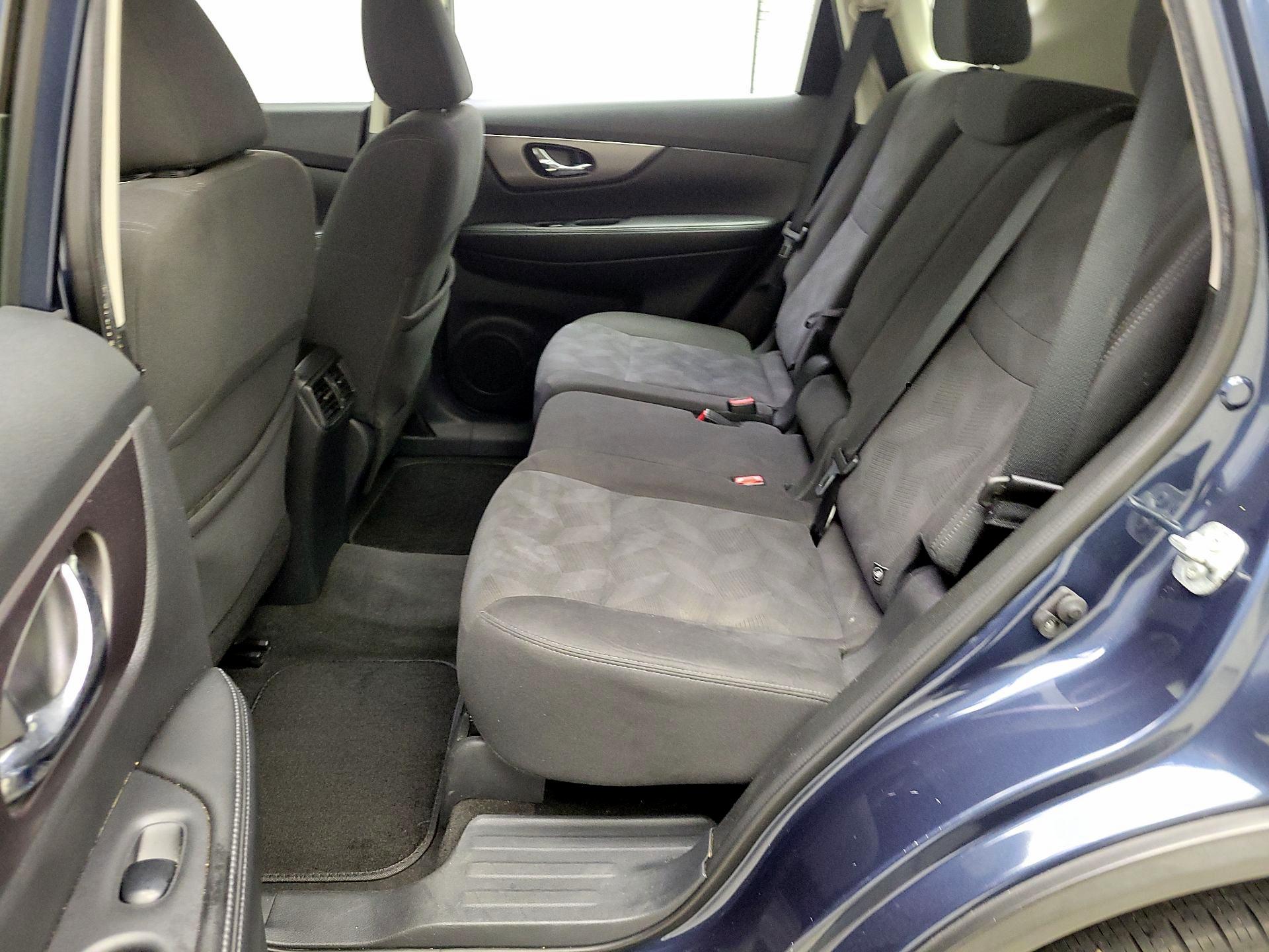 Thumbnail: 2016 Nissan Rogue - 19