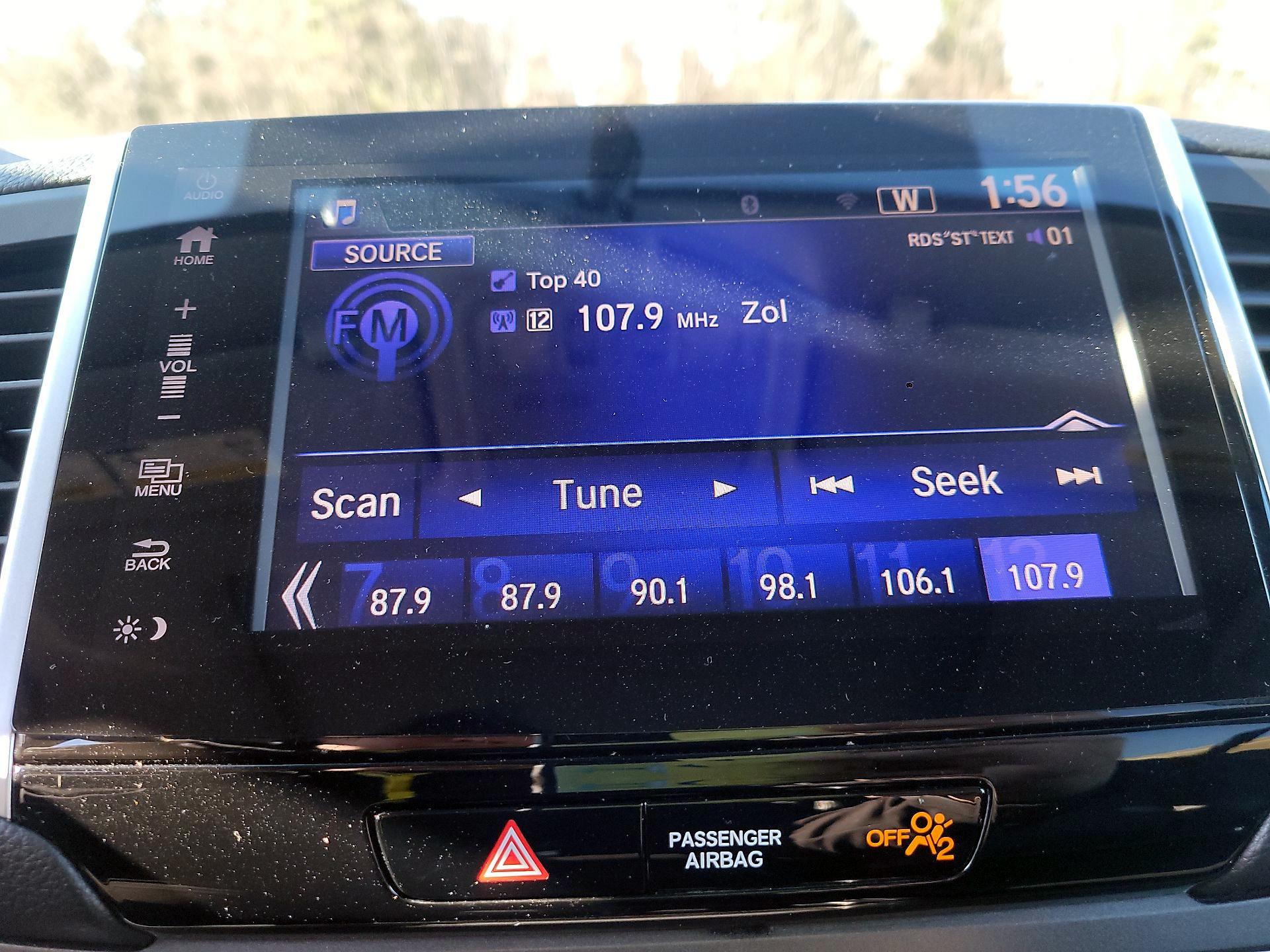 Thumbnail: 2017 Honda Pilot - 13