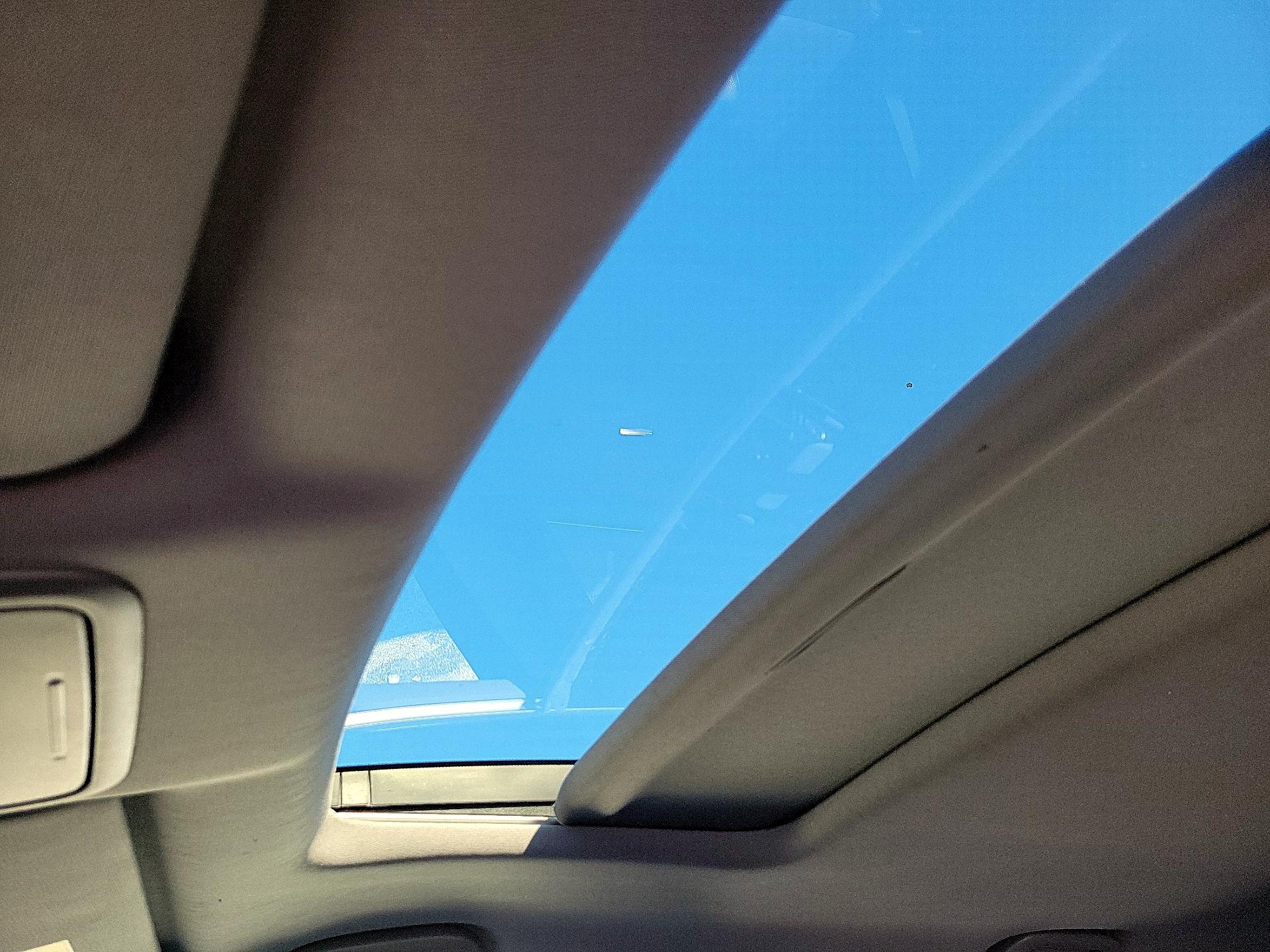 Thumbnail: 2017 Honda Pilot - 17