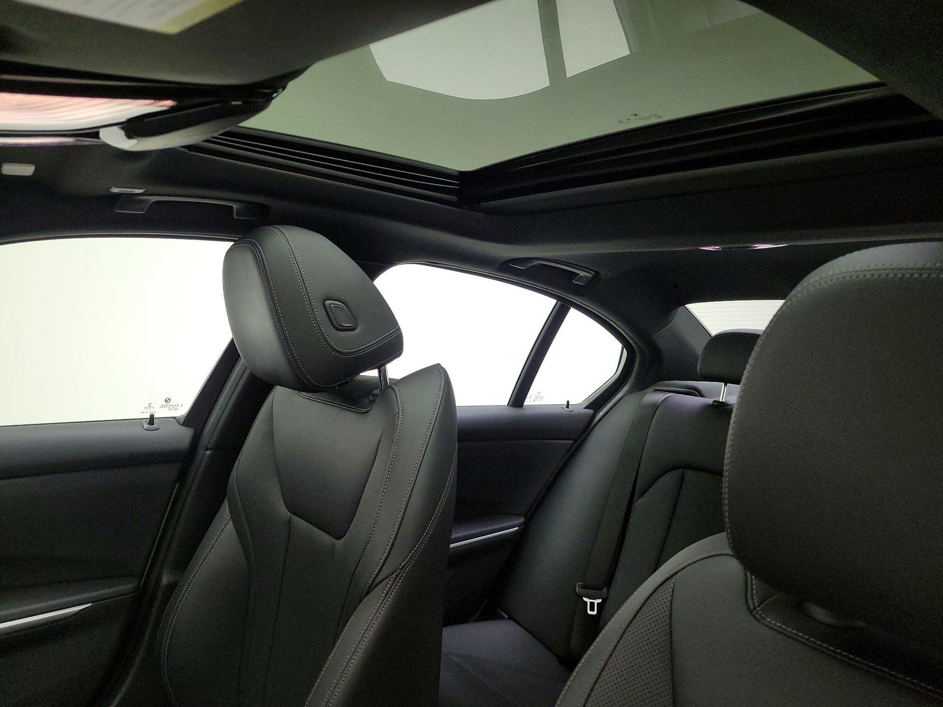 Thumbnail: 2022 BMW 3 Series - 20