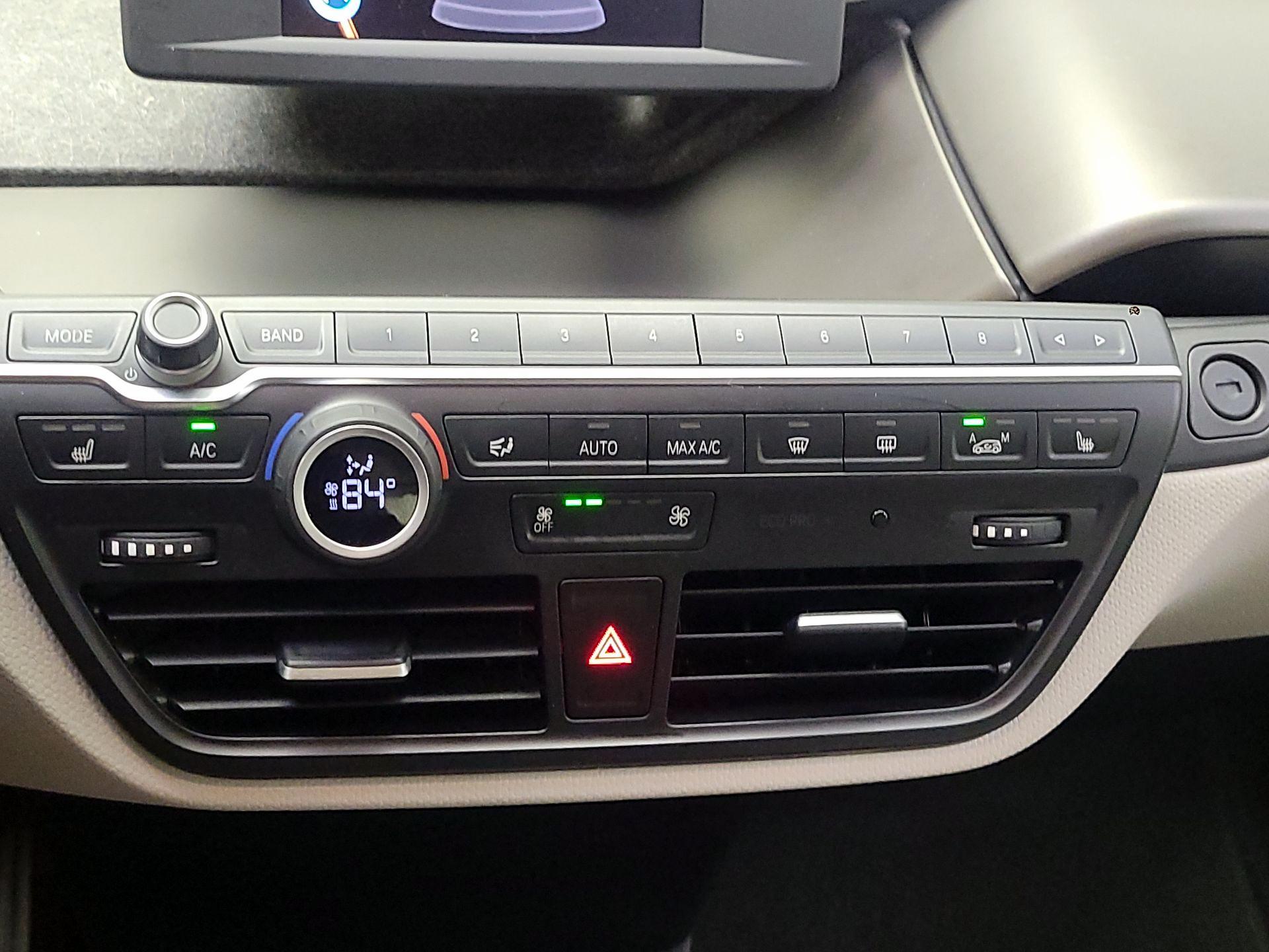 Thumbnail: 2016 BMW i3 - 17