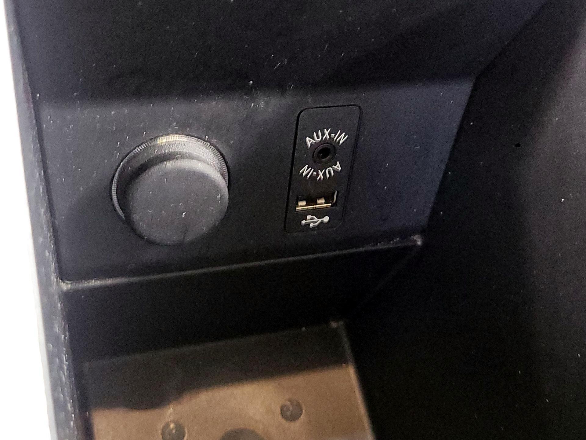 Thumbnail: 2016 BMW i3 - 19