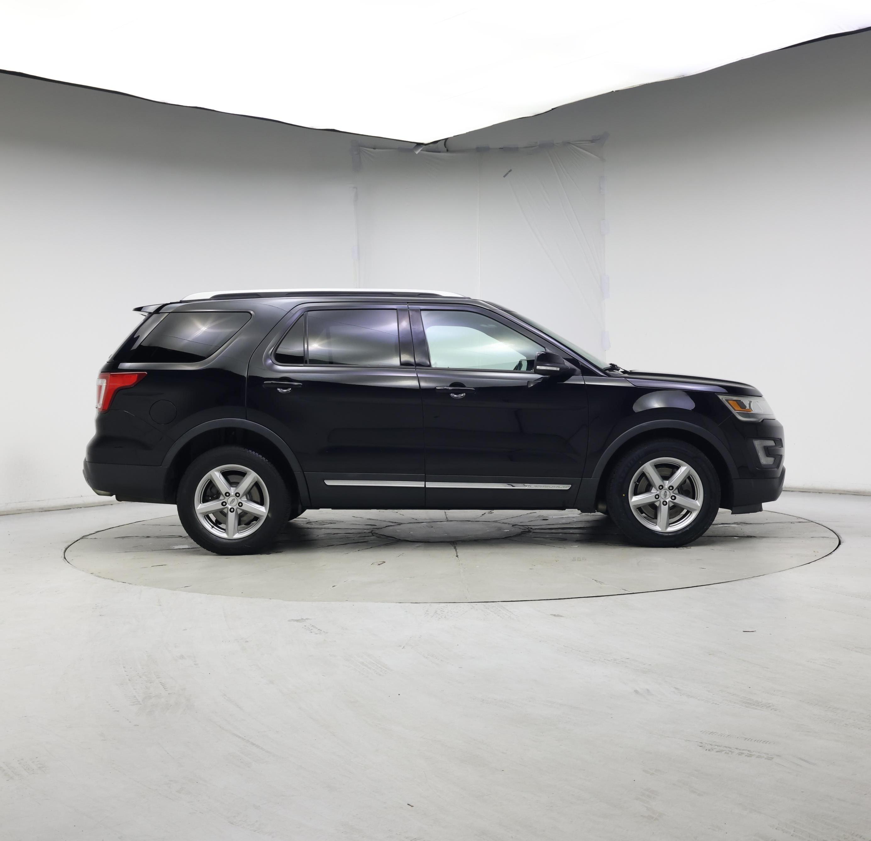 Thumbnail: 2016 Ford Explorer - 7