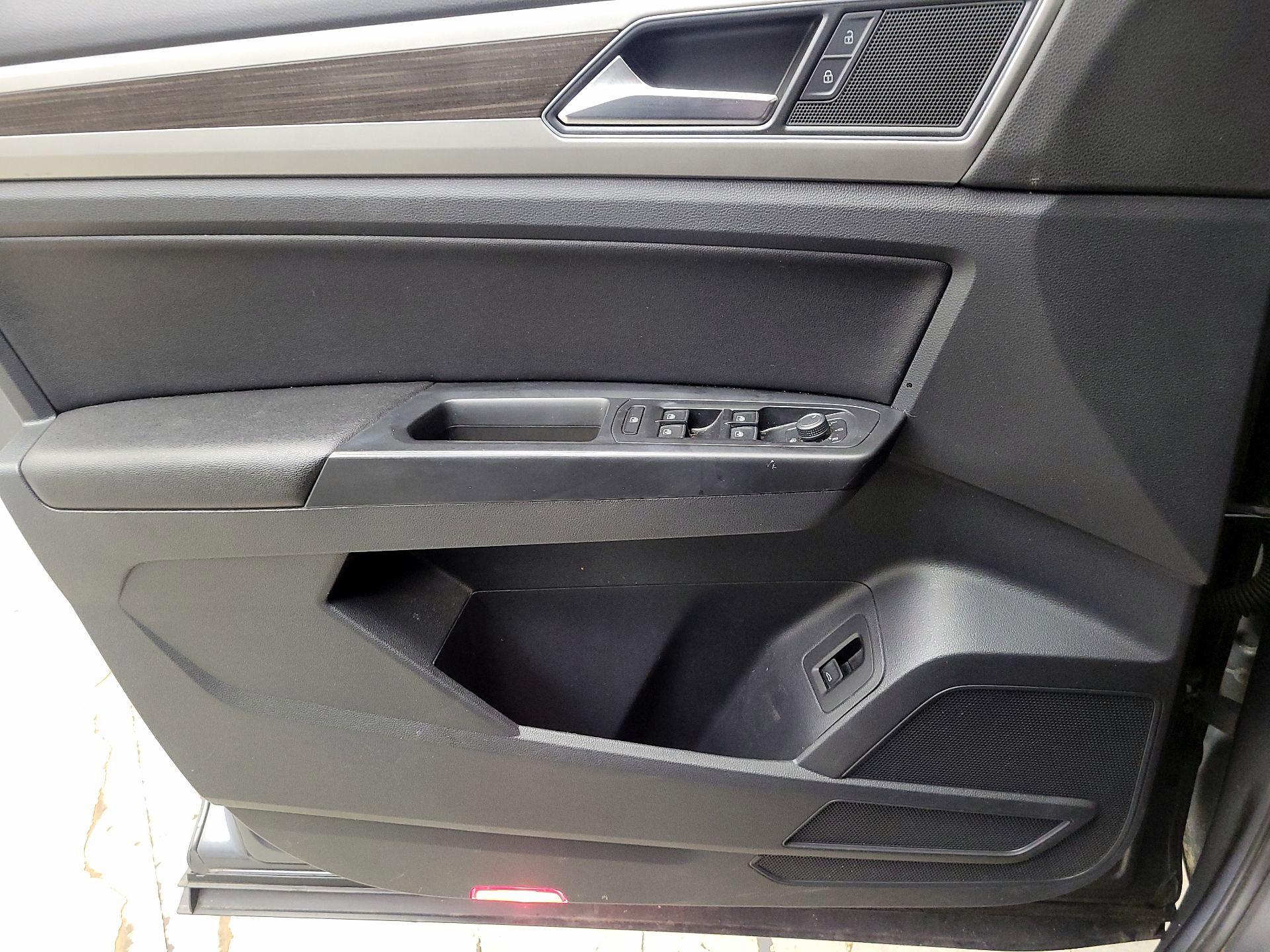 Thumbnail: 2018 Volkswagen Atlas - 12