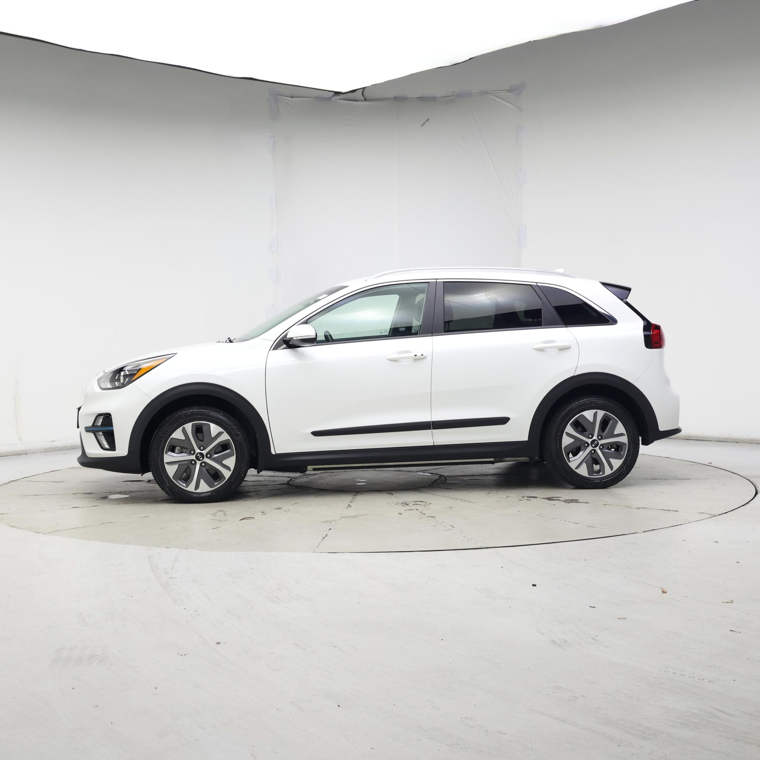 Thumbnail: 2021 Kia Niro - 3