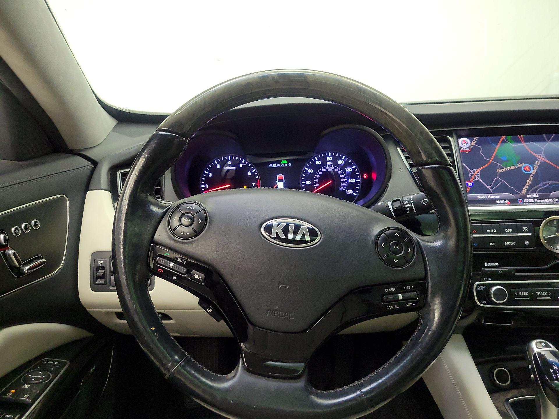 Thumbnail: 2015 Kia K900 - 10