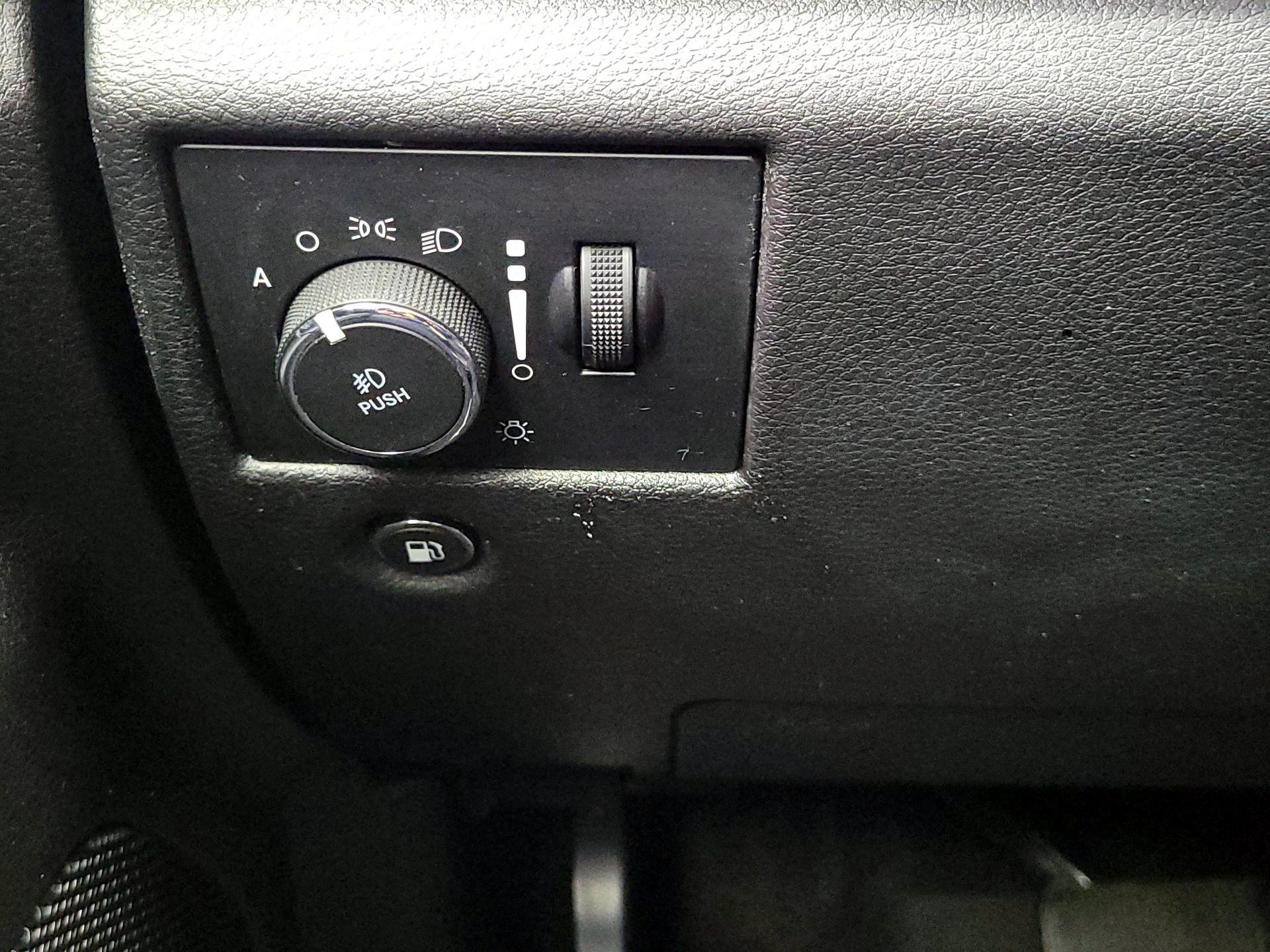 Thumbnail: 2017 Jeep Grand Cherokee - 13