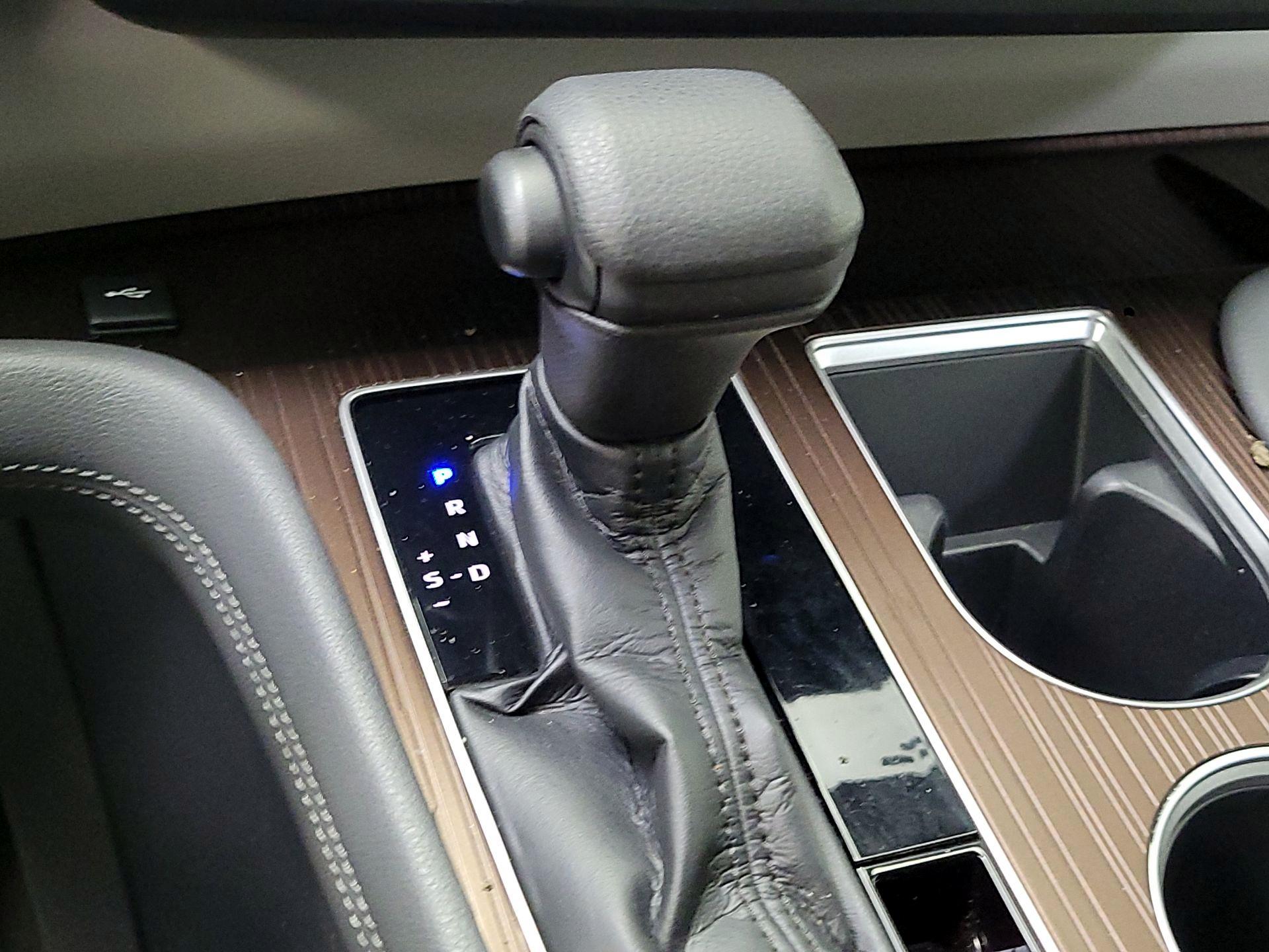 Thumbnail: 2021 Toyota Sienna - 17