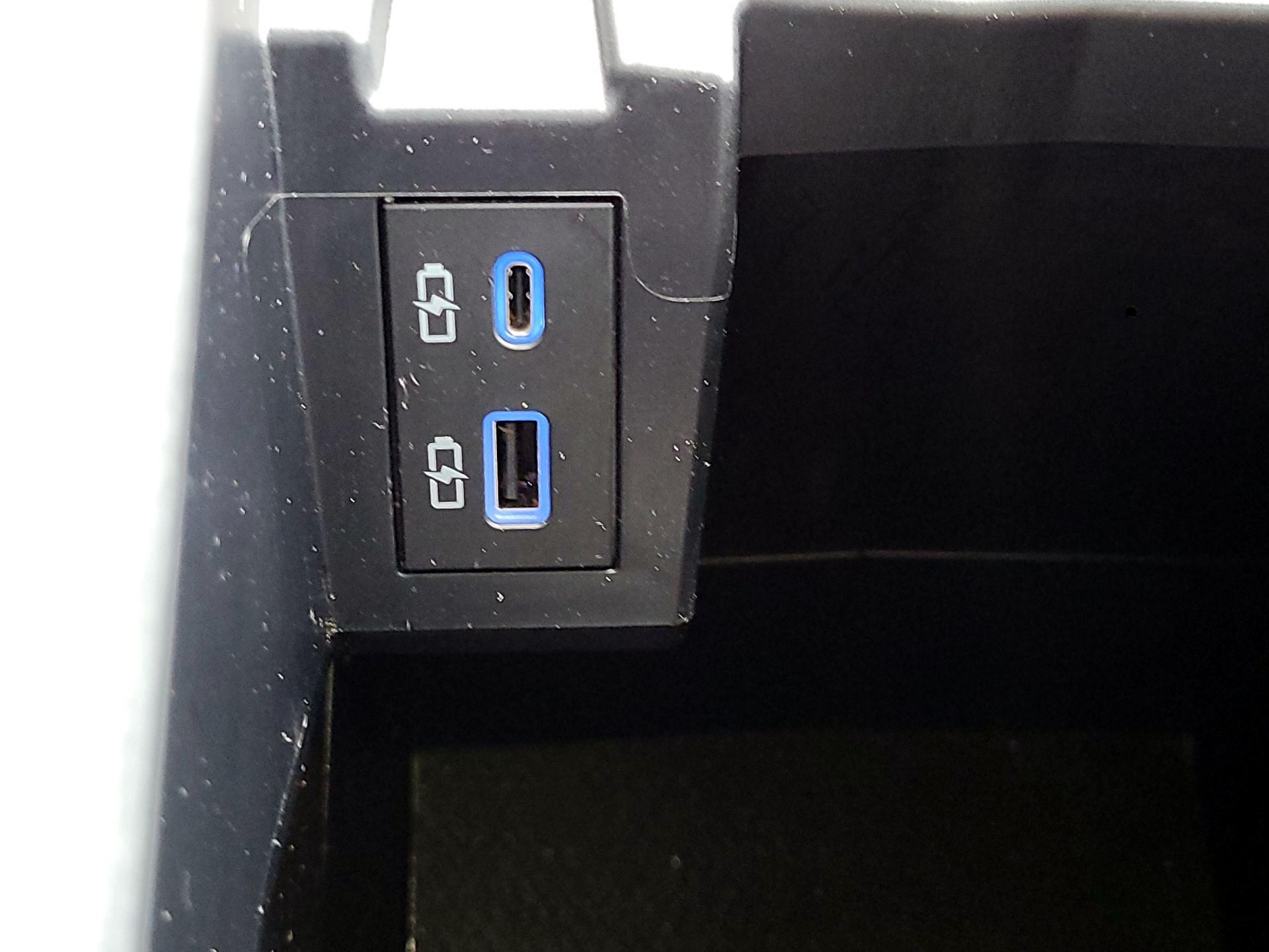 Thumbnail: 2021 Toyota Sienna - 18