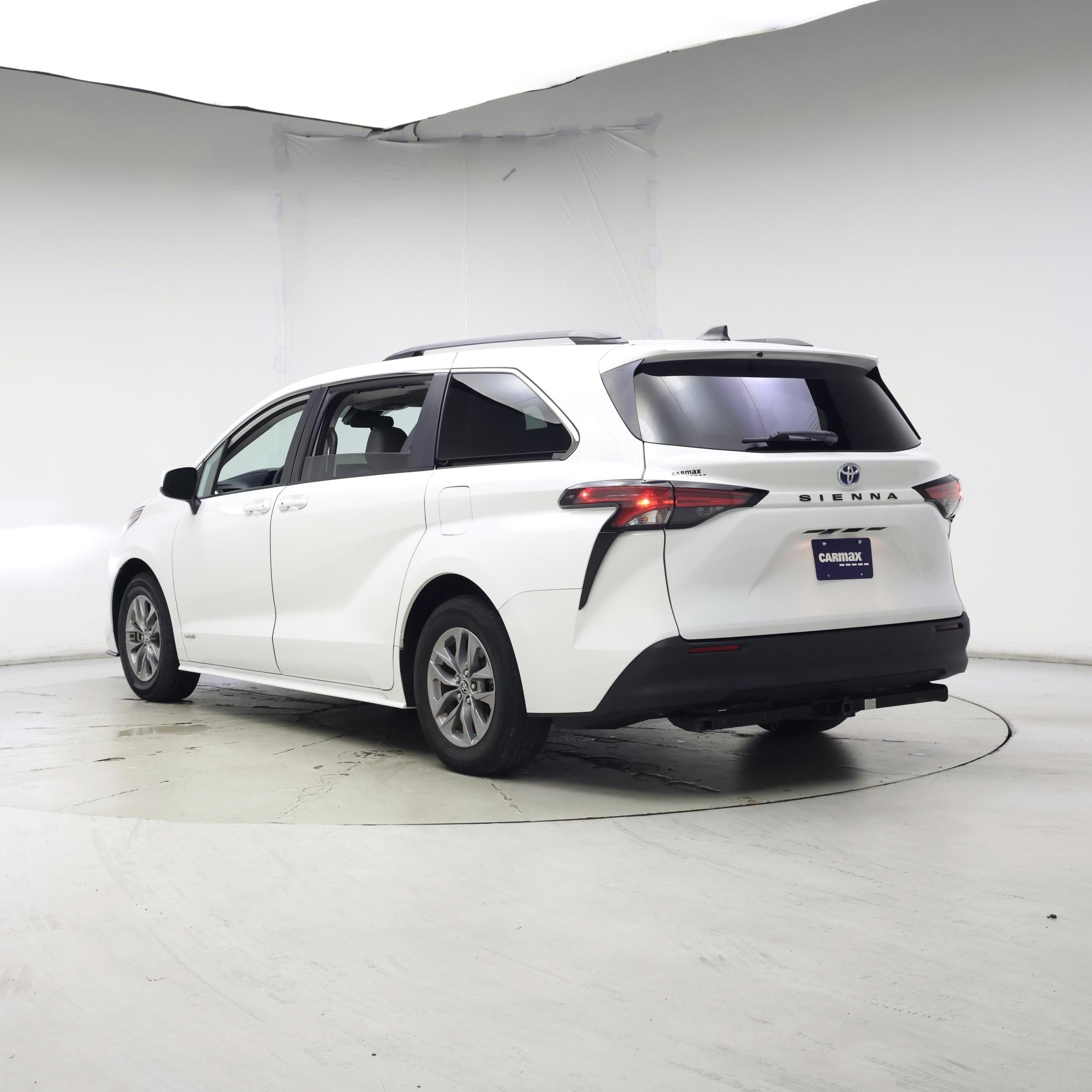 Thumbnail: 2021 Toyota Sienna - 2