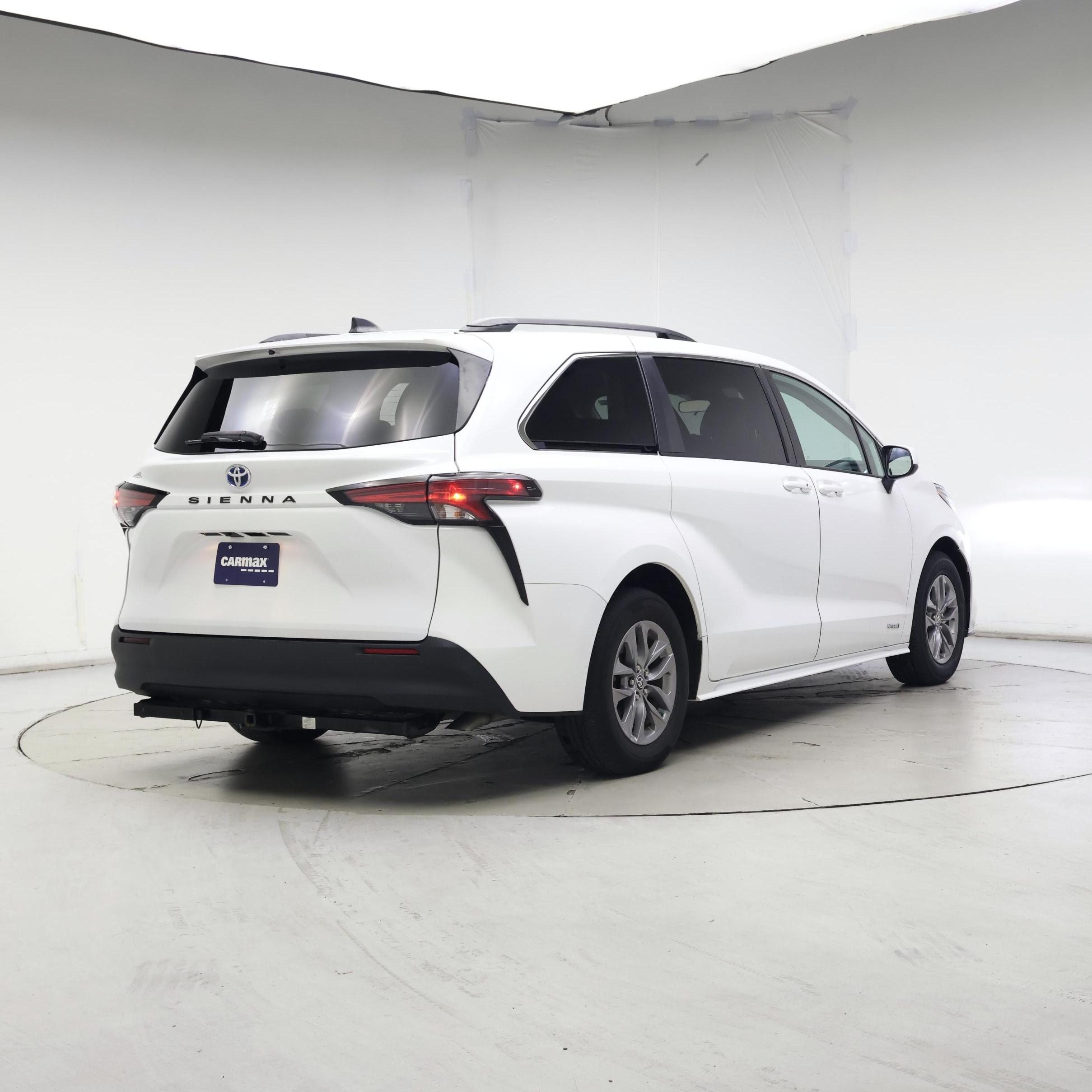 Thumbnail: 2021 Toyota Sienna - 8