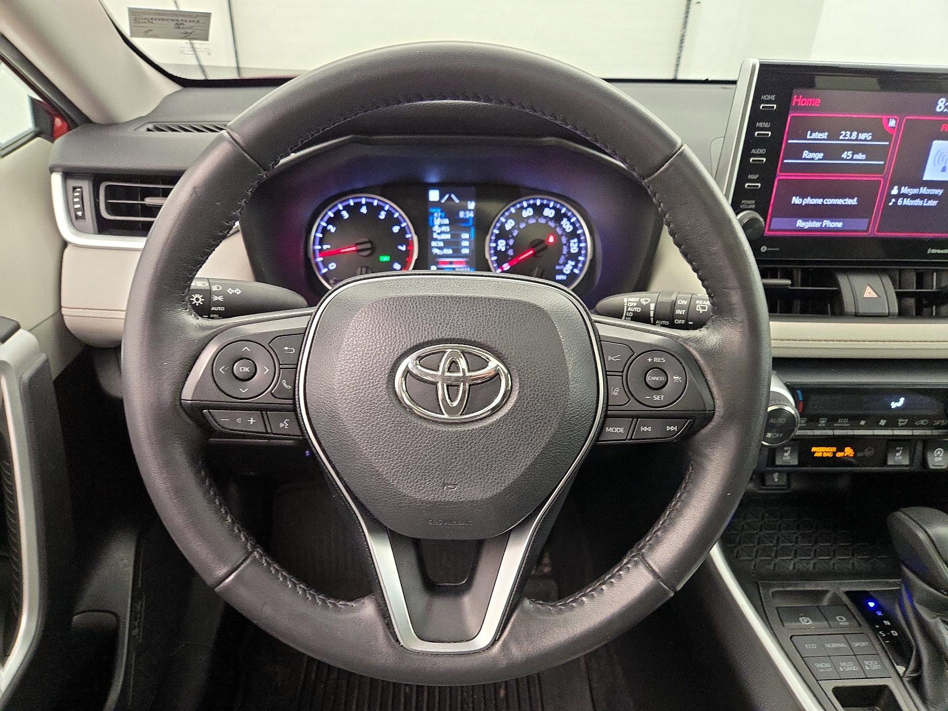 Thumbnail: 2022 Toyota RAV4 - 10