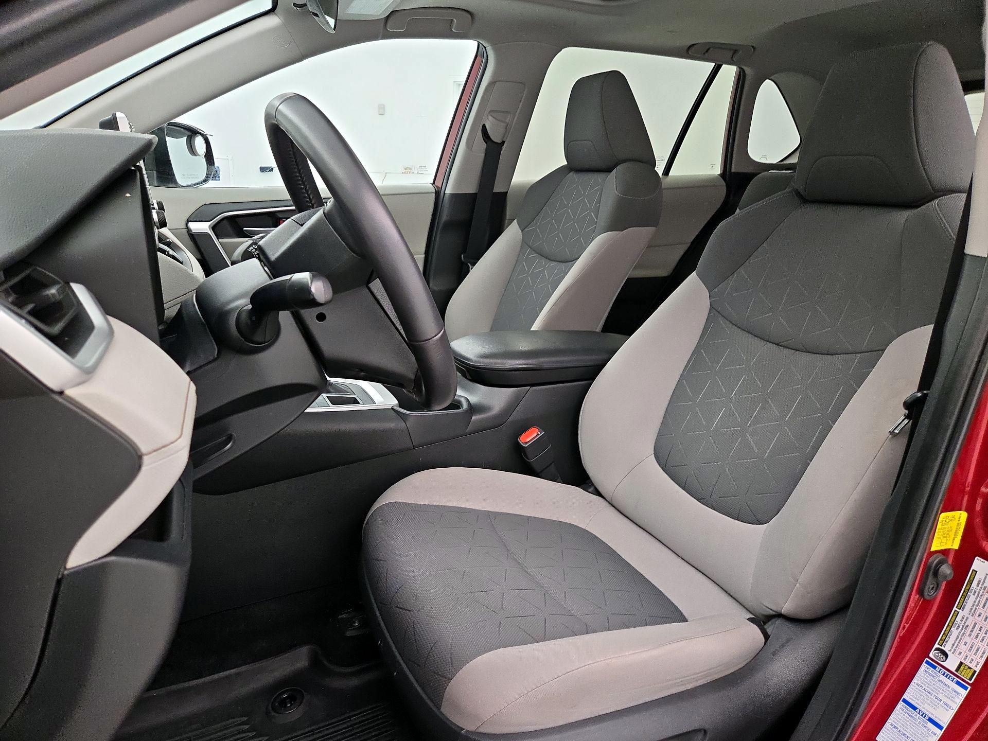 Thumbnail: 2022 Toyota RAV4 - 11