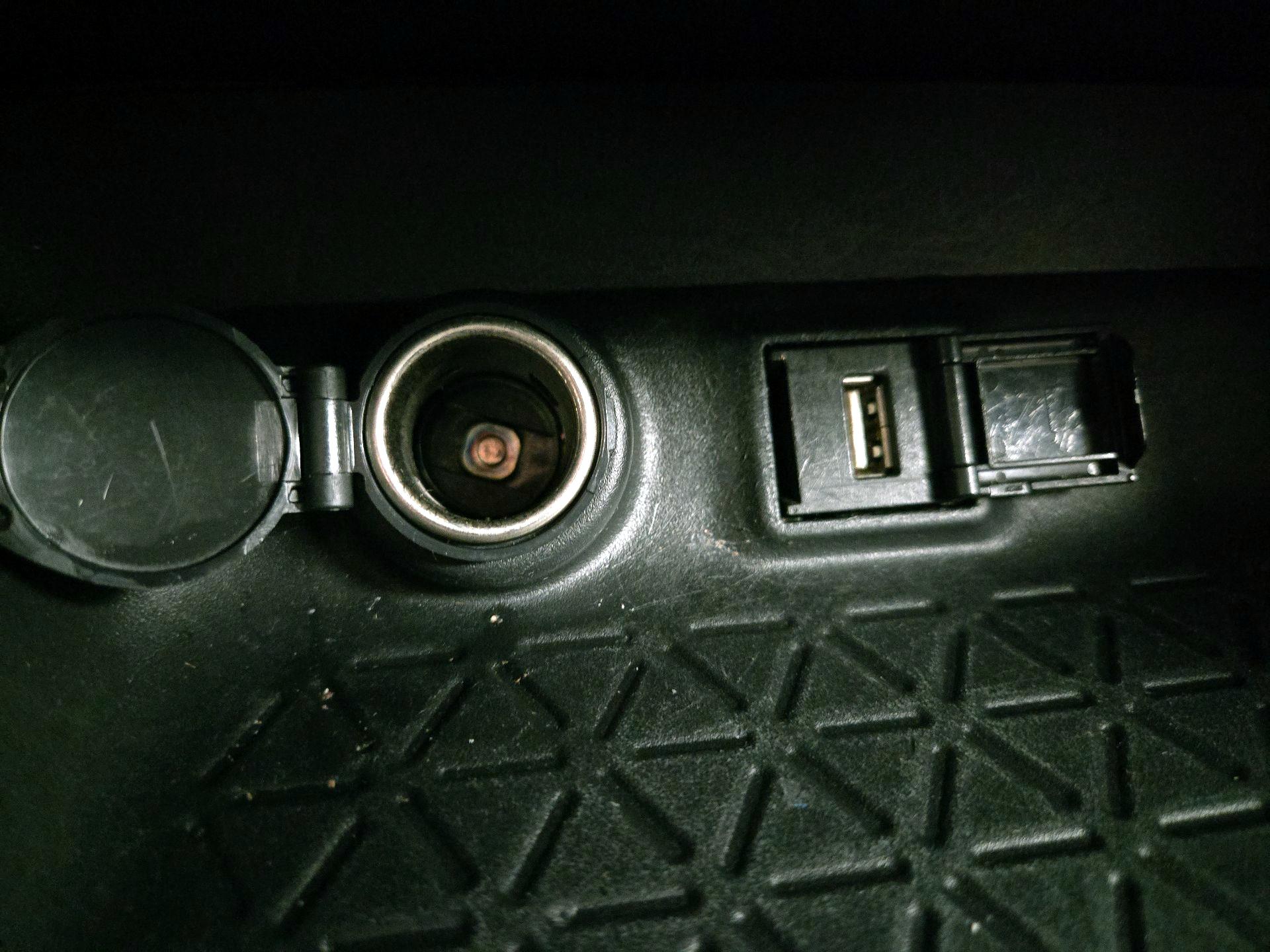 Thumbnail: 2022 Toyota RAV4 - 18