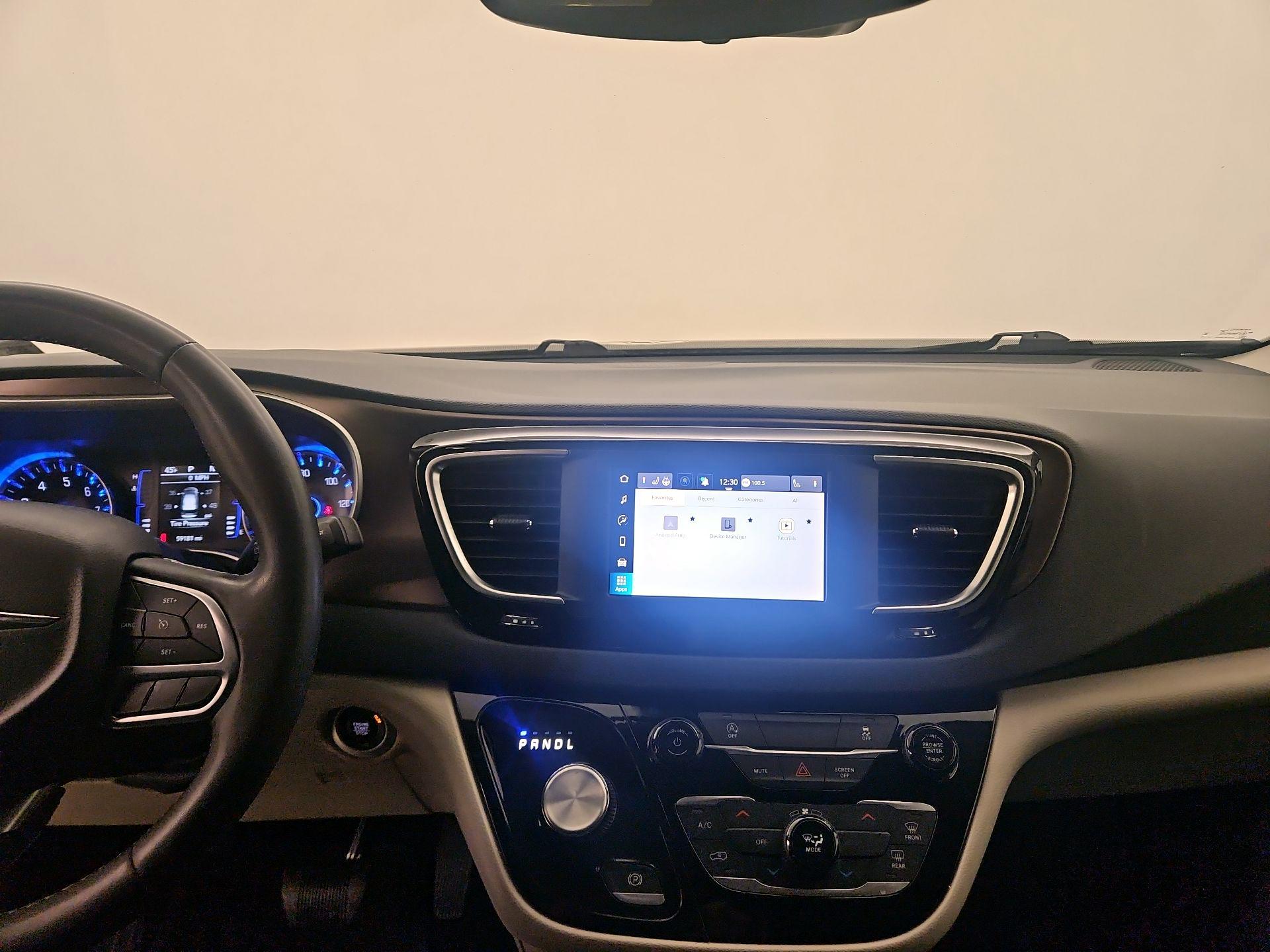 Thumbnail: 2023 Chrysler Voyager - 9