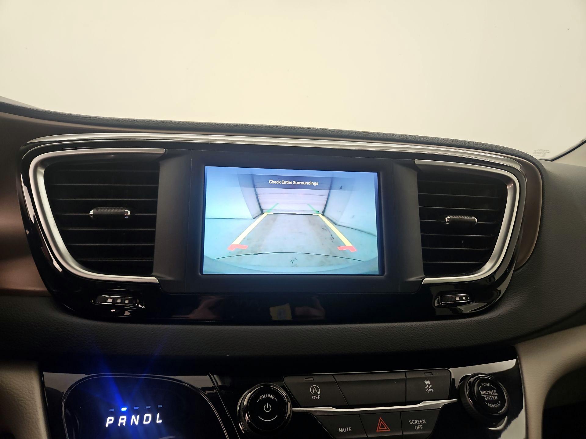 Thumbnail: 2023 Chrysler Voyager - 14