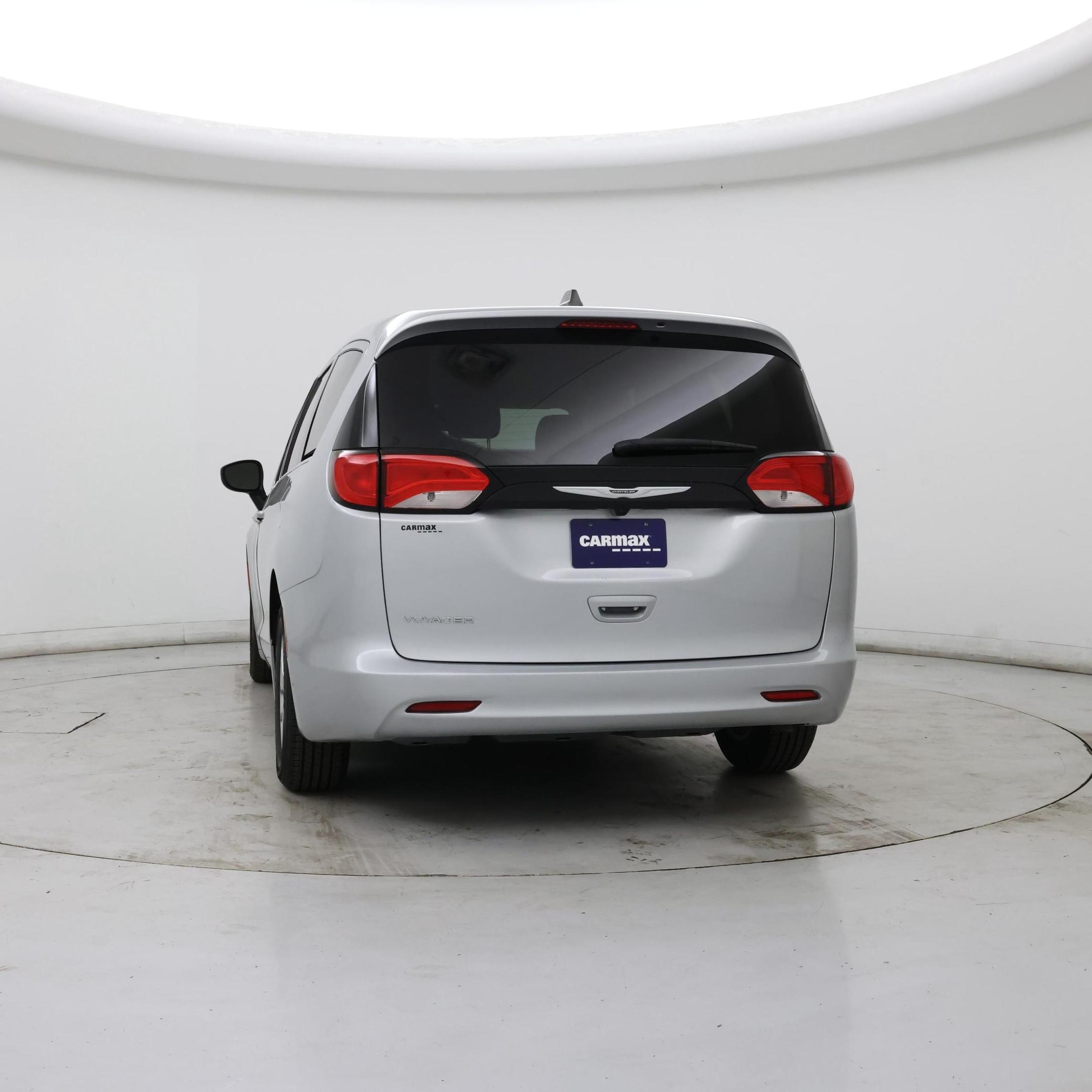 Thumbnail: 2023 Chrysler Voyager - 6