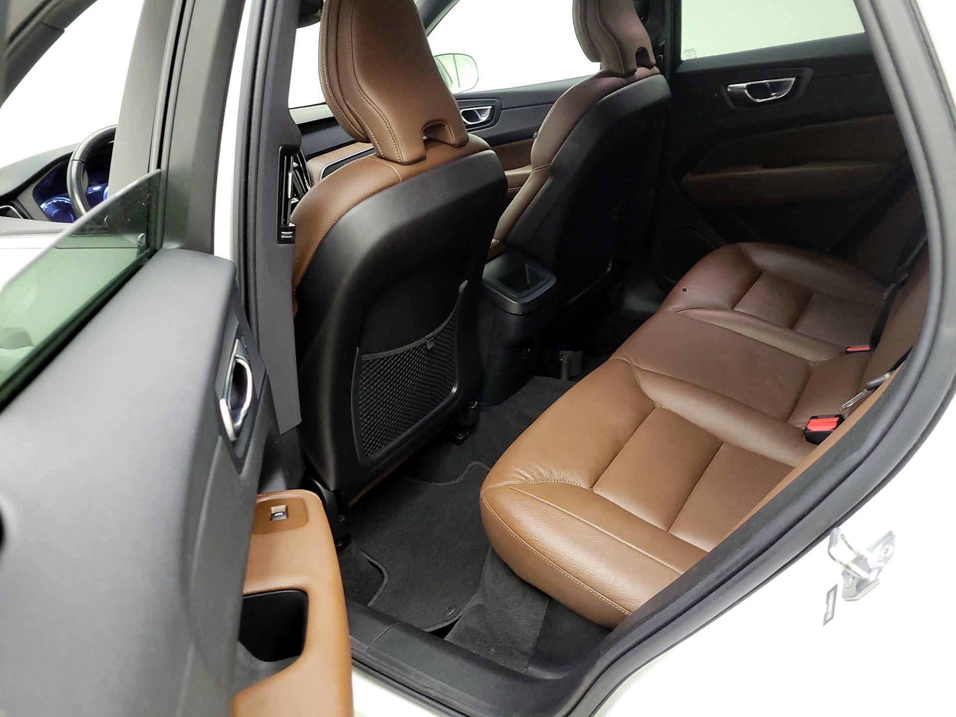 Thumbnail: 2021 Volvo XC60 - 19