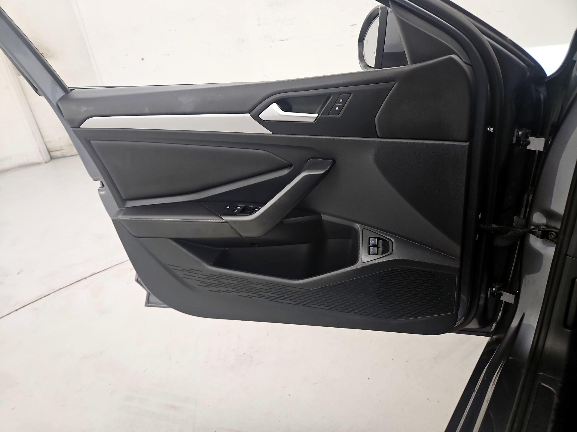 Thumbnail: 2024 Volkswagen Jetta - 12