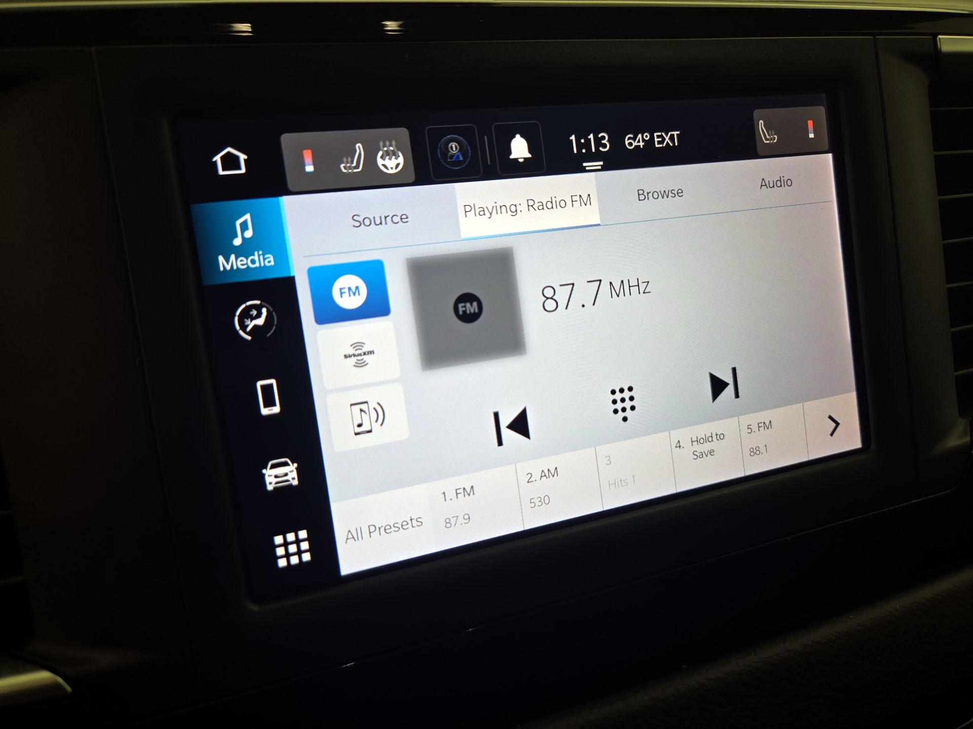 Thumbnail: 2023 Chrysler Voyager - 15