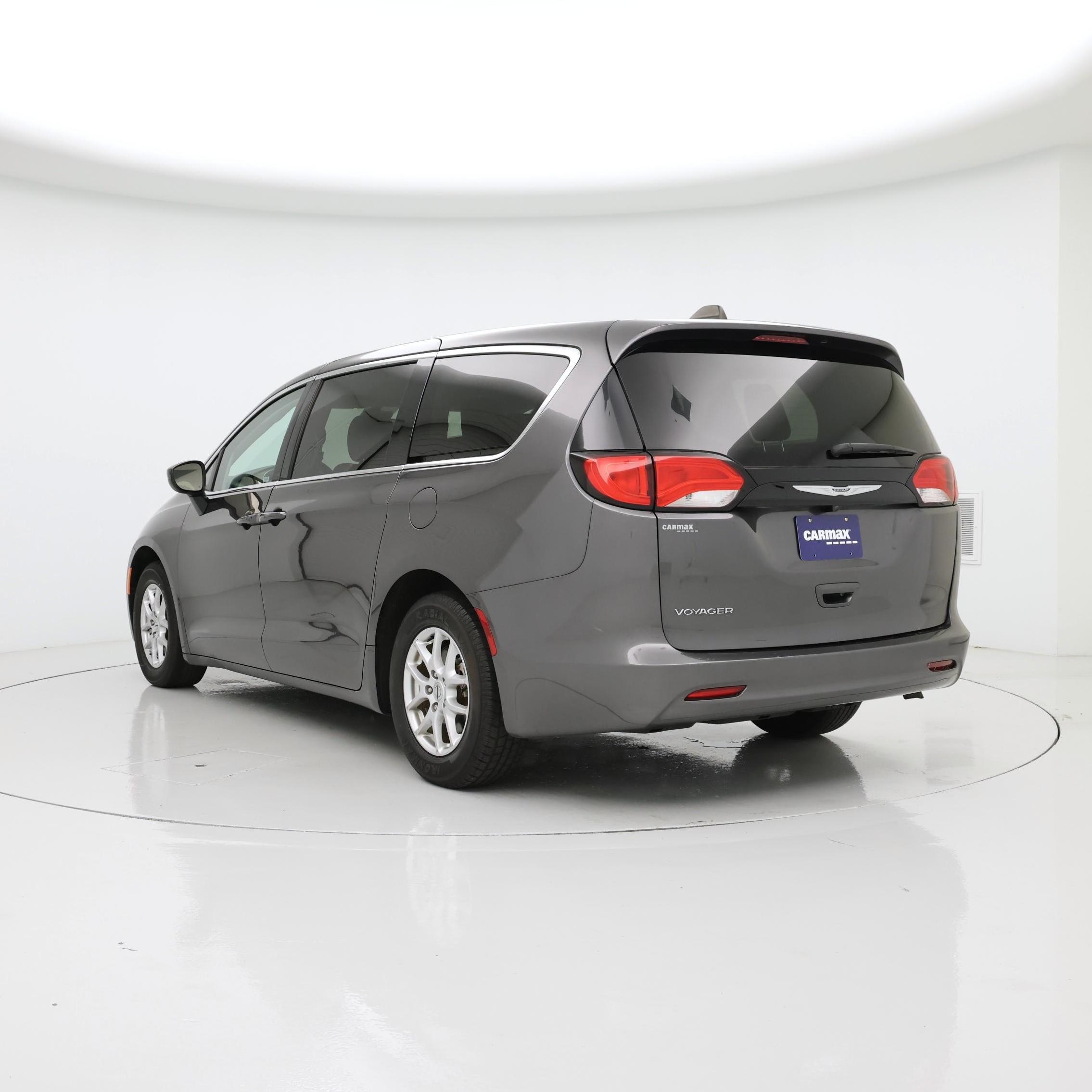 Thumbnail: 2023 Chrysler Voyager - 2