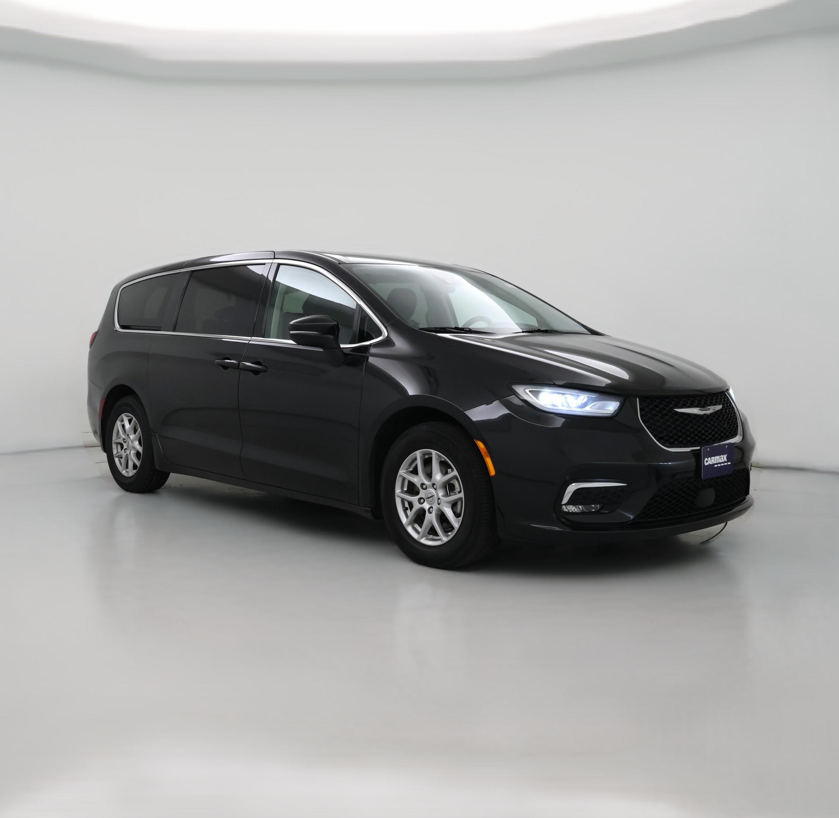 Thumbnail: 2023 Chrysler Pacifica - 1