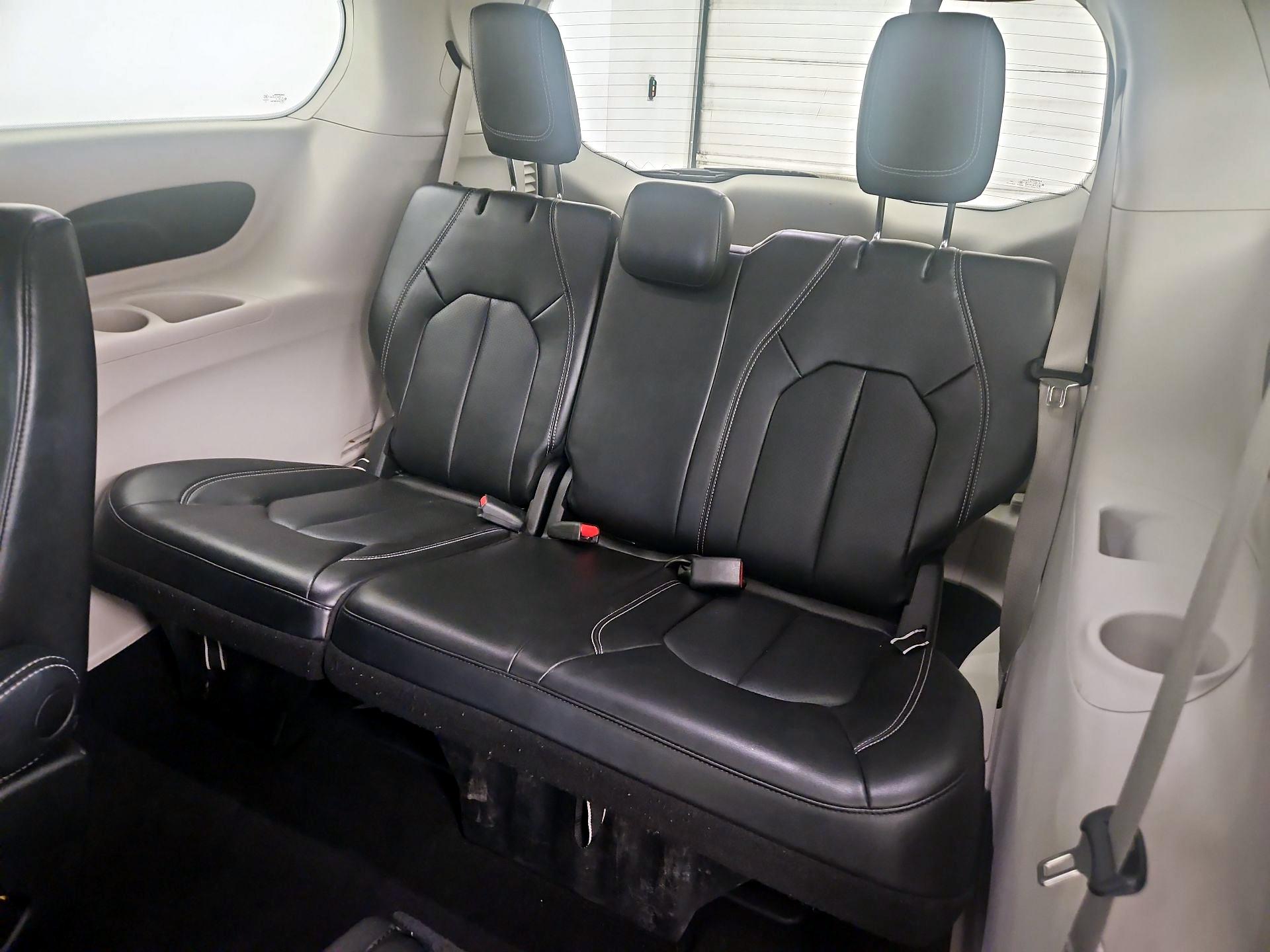 Thumbnail: 2023 Chrysler Pacifica - 20