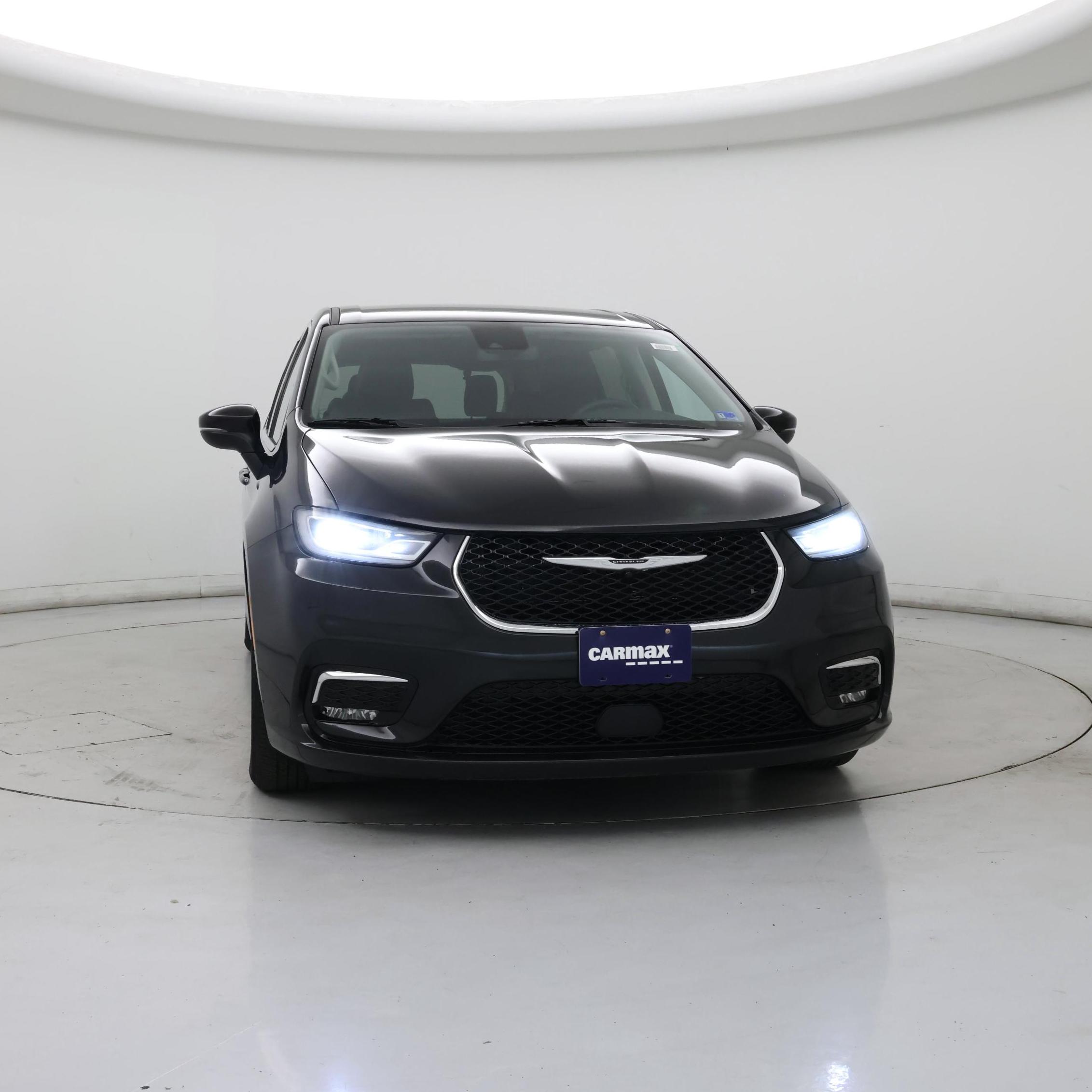 Thumbnail: 2023 Chrysler Pacifica - 5