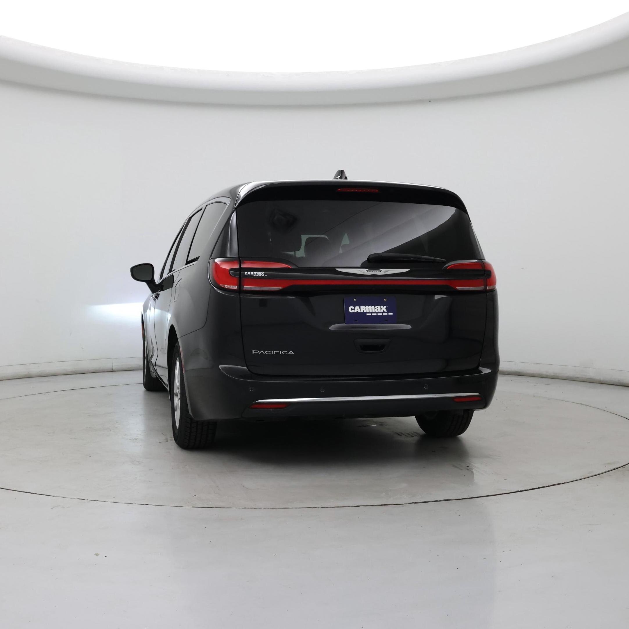 Thumbnail: 2023 Chrysler Pacifica - 6