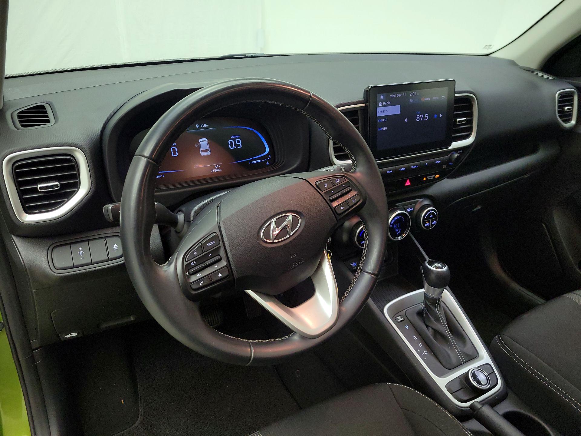 Thumbnail: 2023 Hyundai Venue - 9