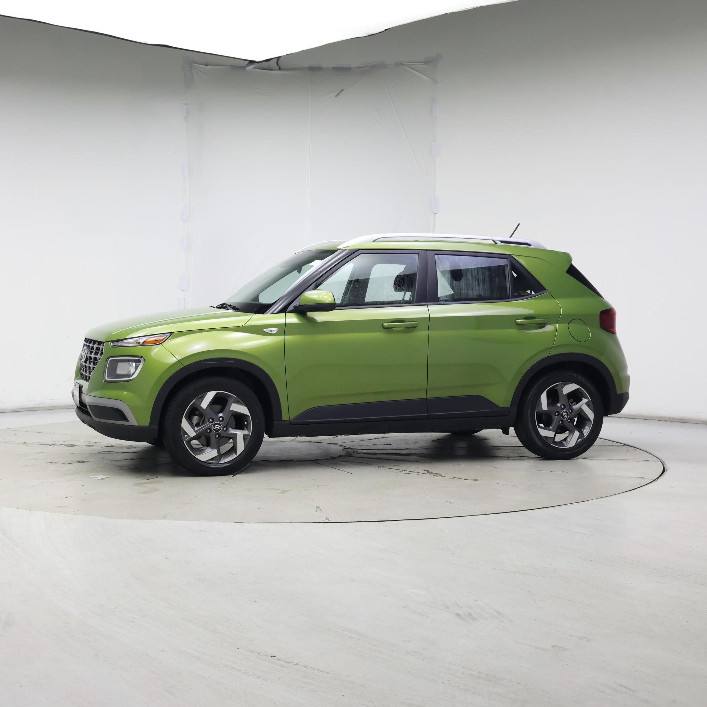 Thumbnail: 2023 Hyundai Venue - 3