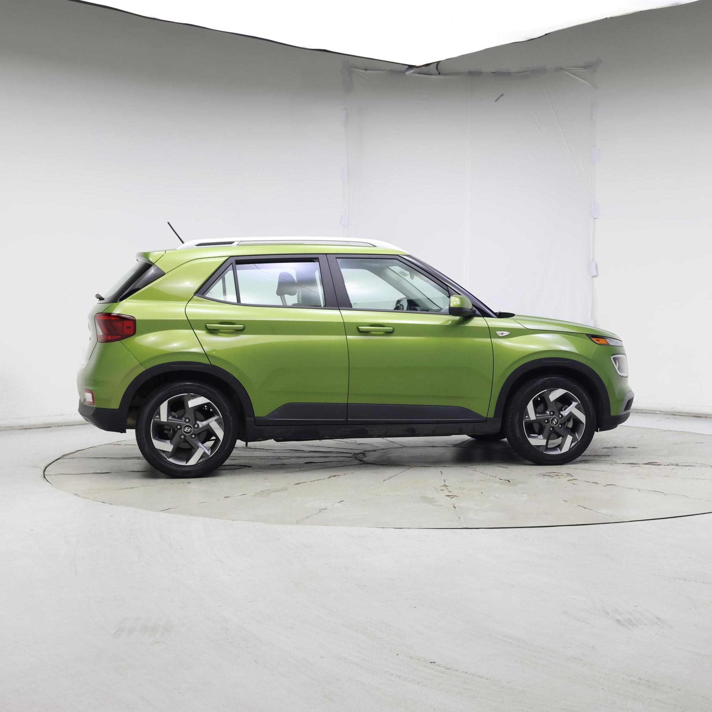 Thumbnail: 2023 Hyundai Venue - 7