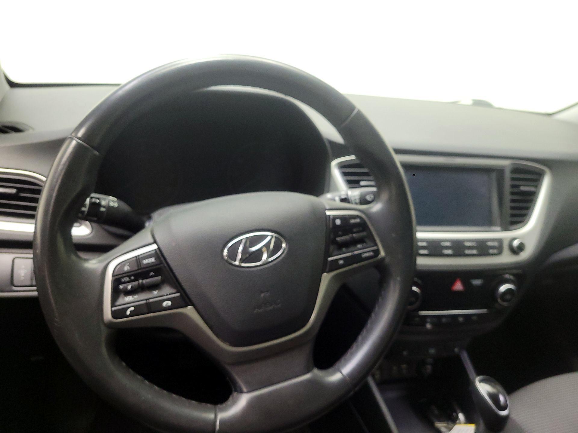 Thumbnail: 2022 Hyundai Accent - 10