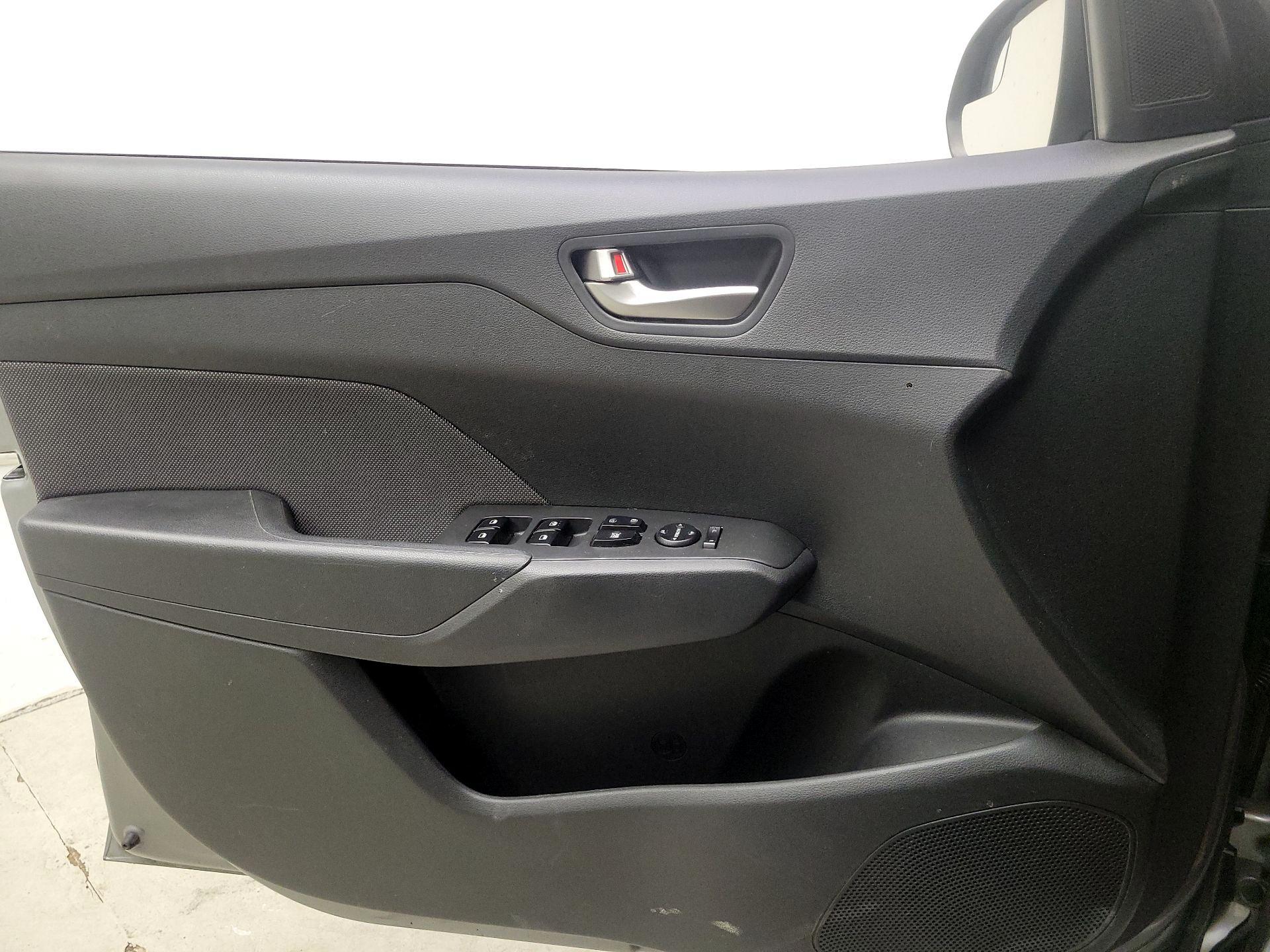 Thumbnail: 2022 Hyundai Accent - 12