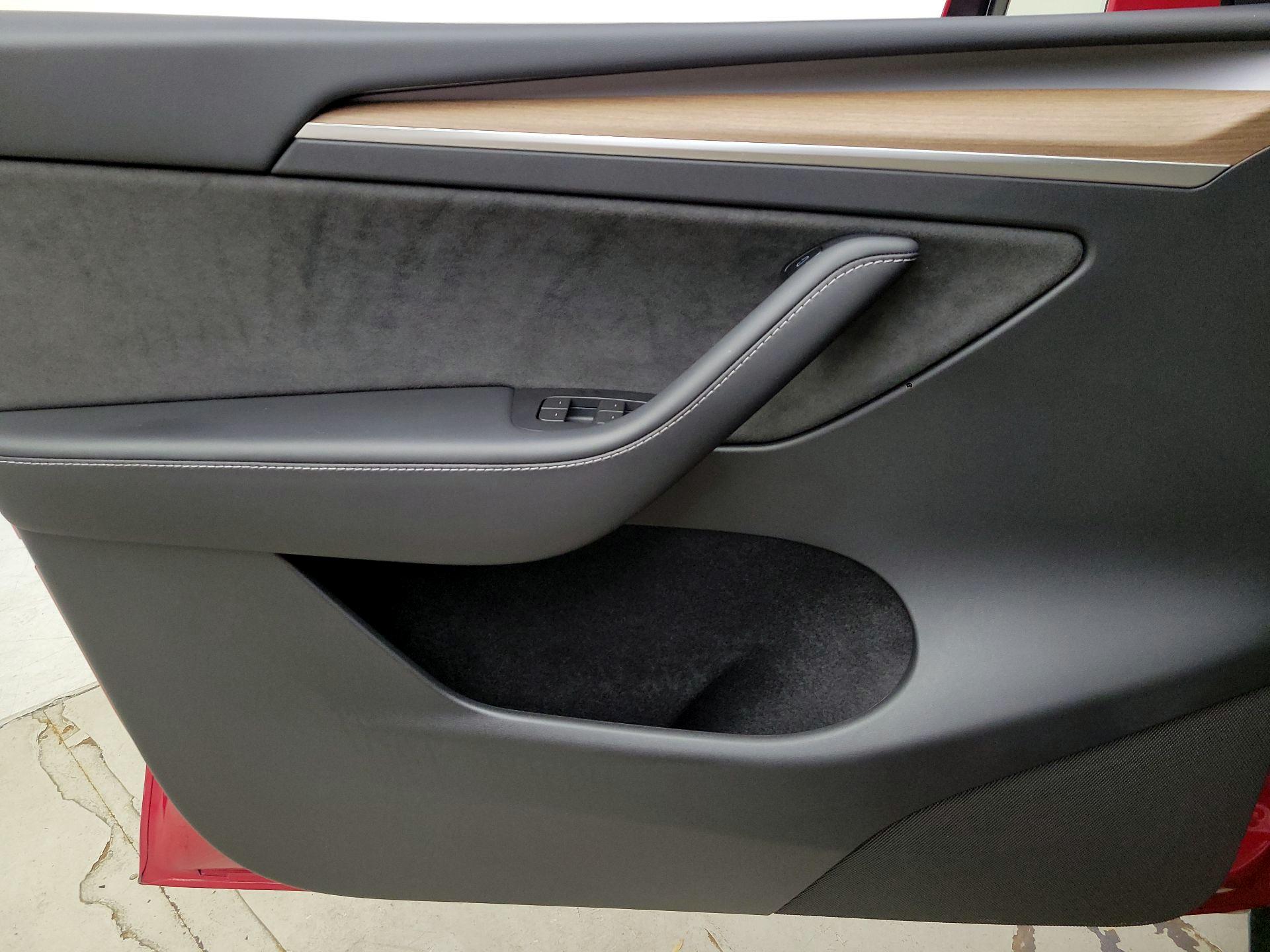 Thumbnail: 2023 Tesla Model Y - 12