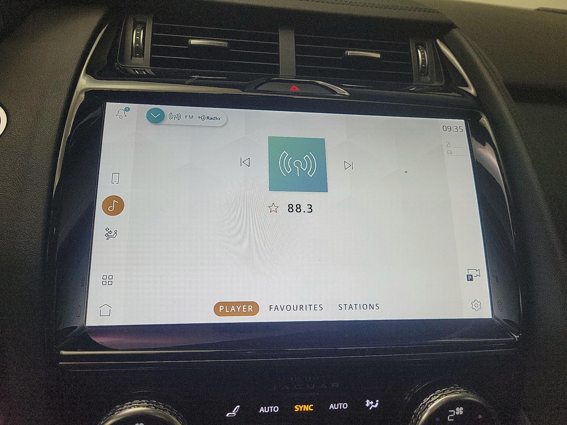 Thumbnail: 2021 Jaguar E-Pace - 15