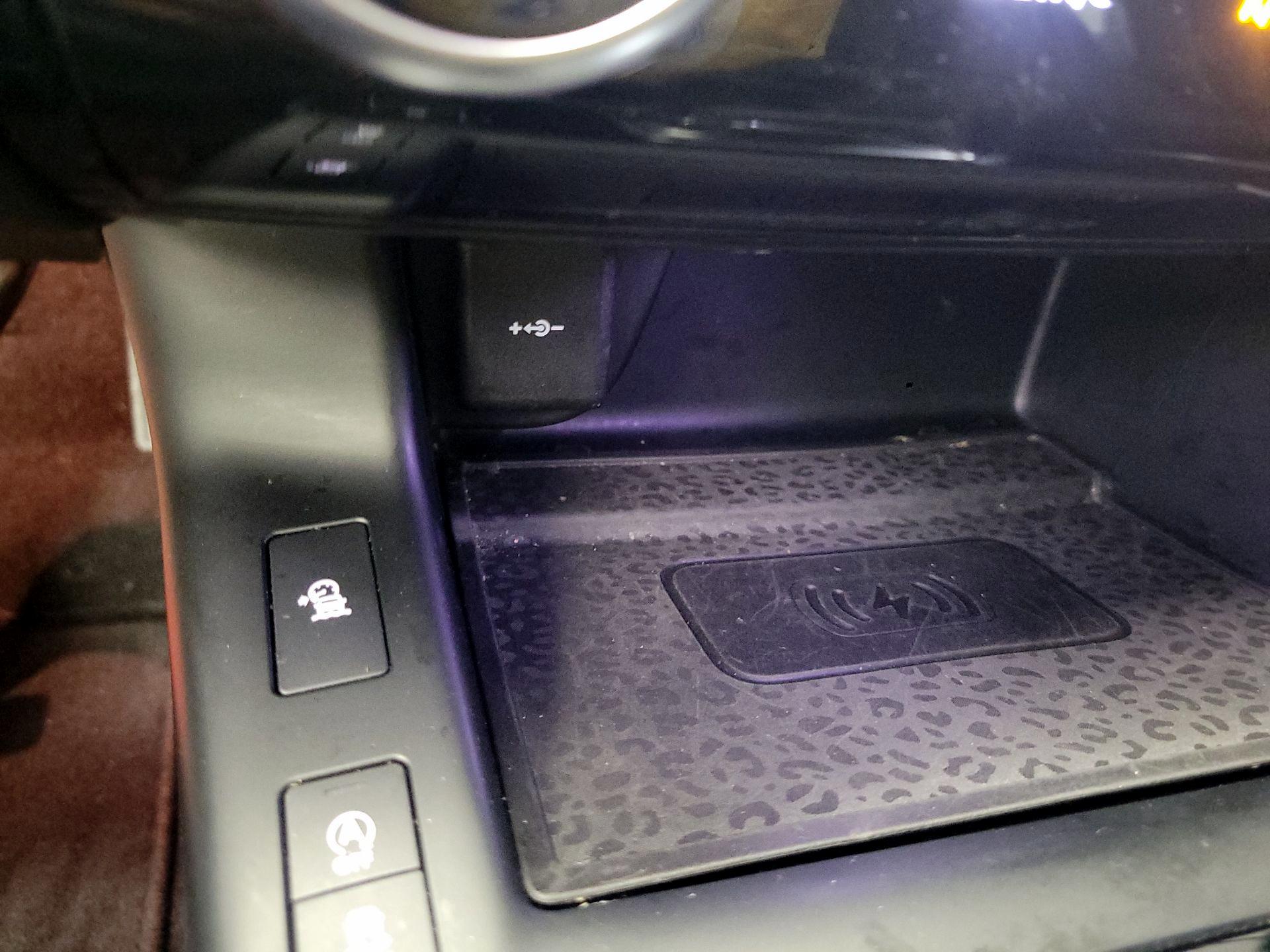 Thumbnail: 2021 Jaguar E-Pace - 18