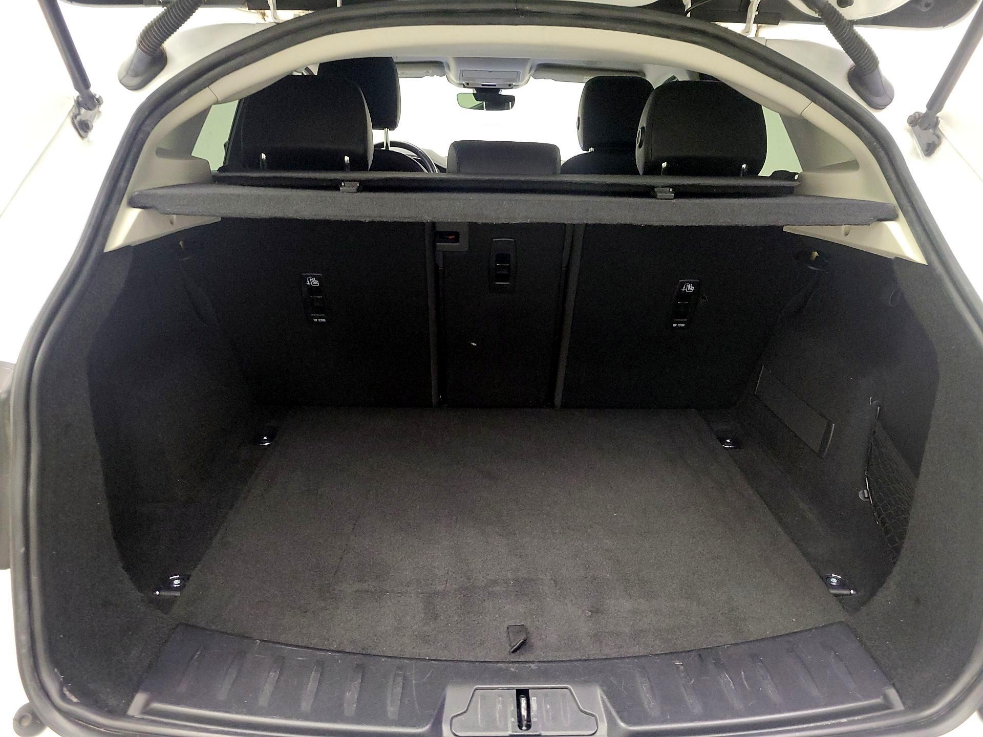 Thumbnail: 2021 Jaguar E-Pace - 20