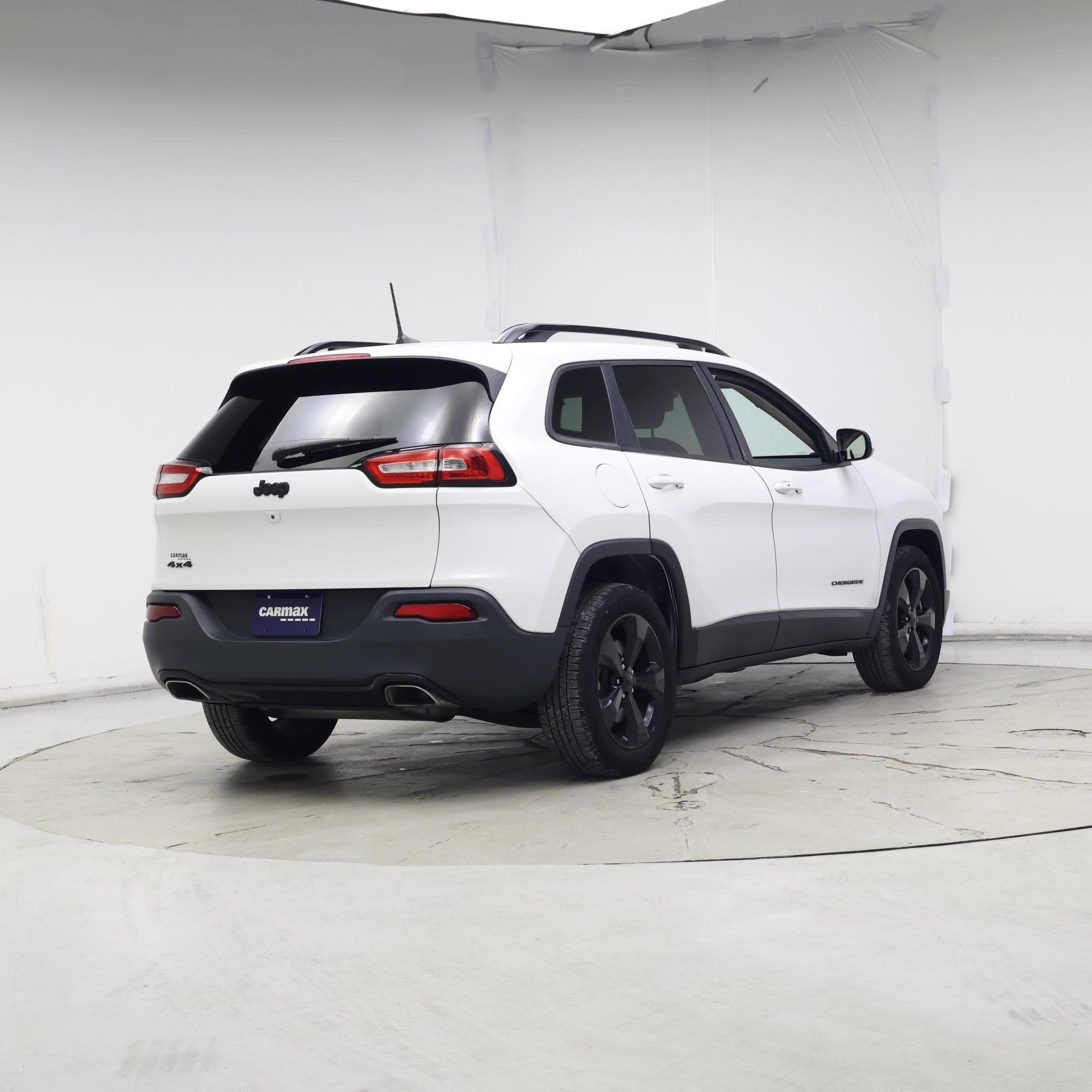 Thumbnail: 2016 Jeep Cherokee - 8