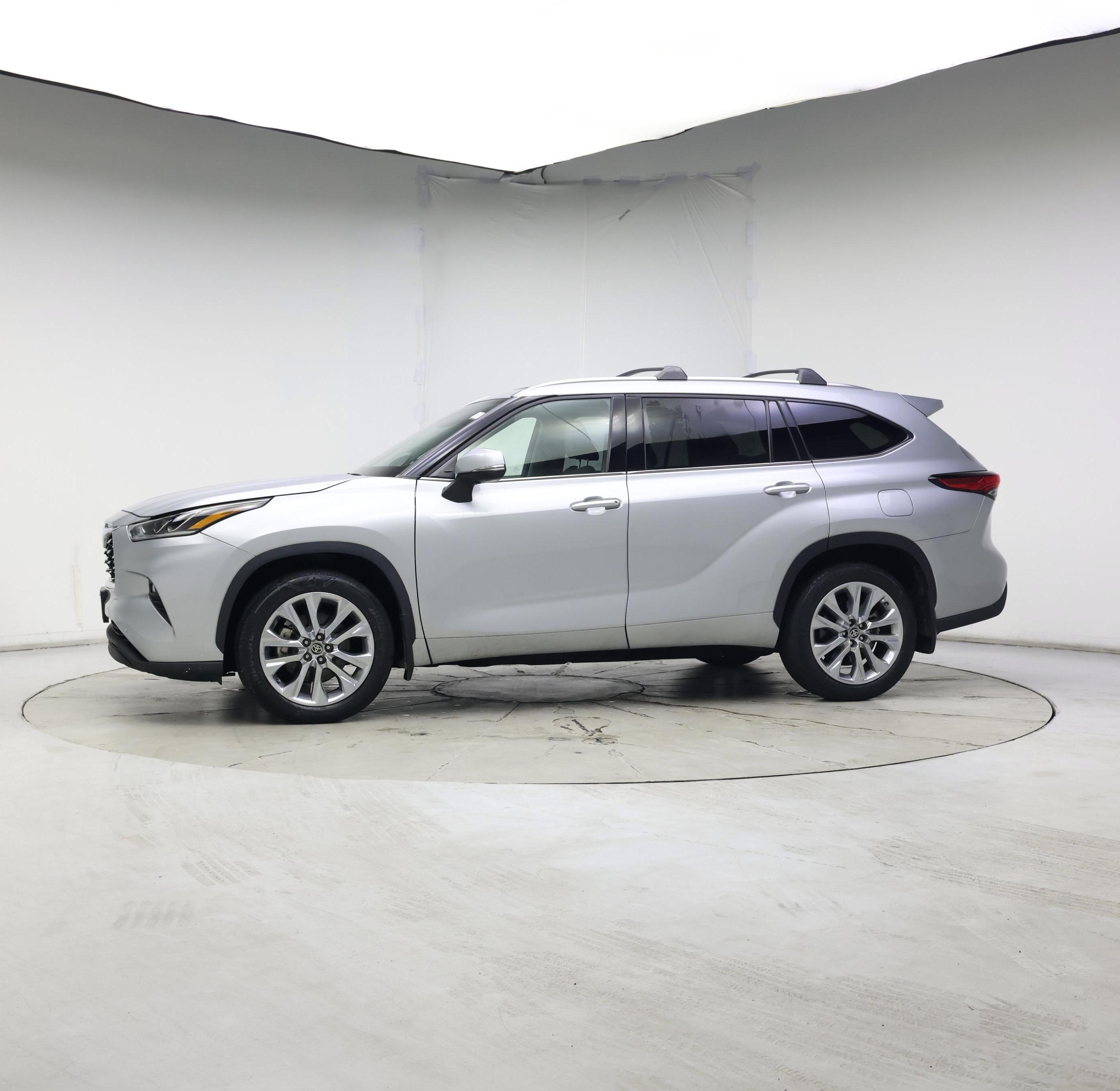 Thumbnail: 2023 Toyota Highlander - 3